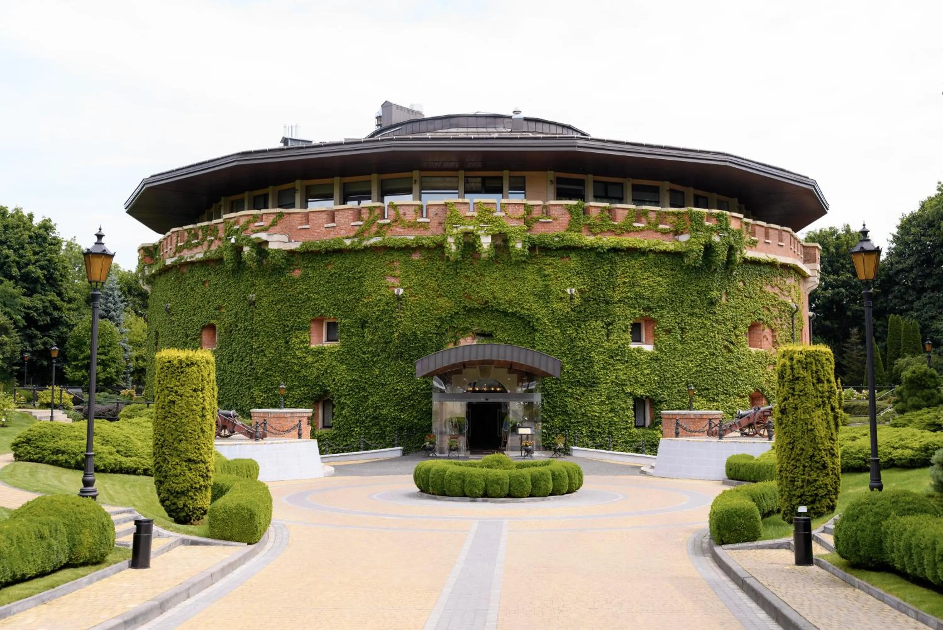 Property building in Citadel Inn Gastro Boutique Hotel - Готель Цитадель Львів