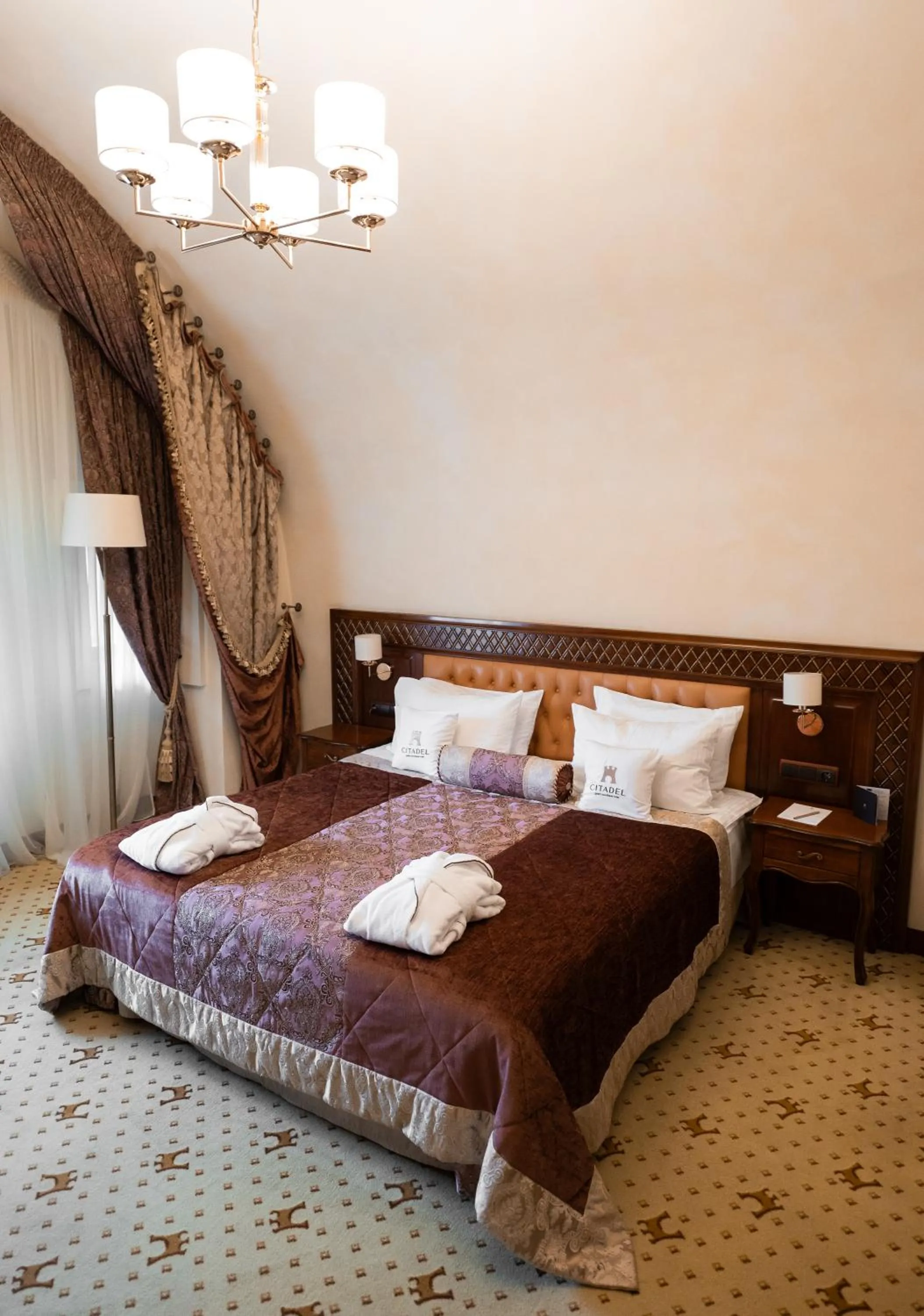 Bed in Citadel Inn Gastro Boutique Hotel - Готель Цитадель Львів