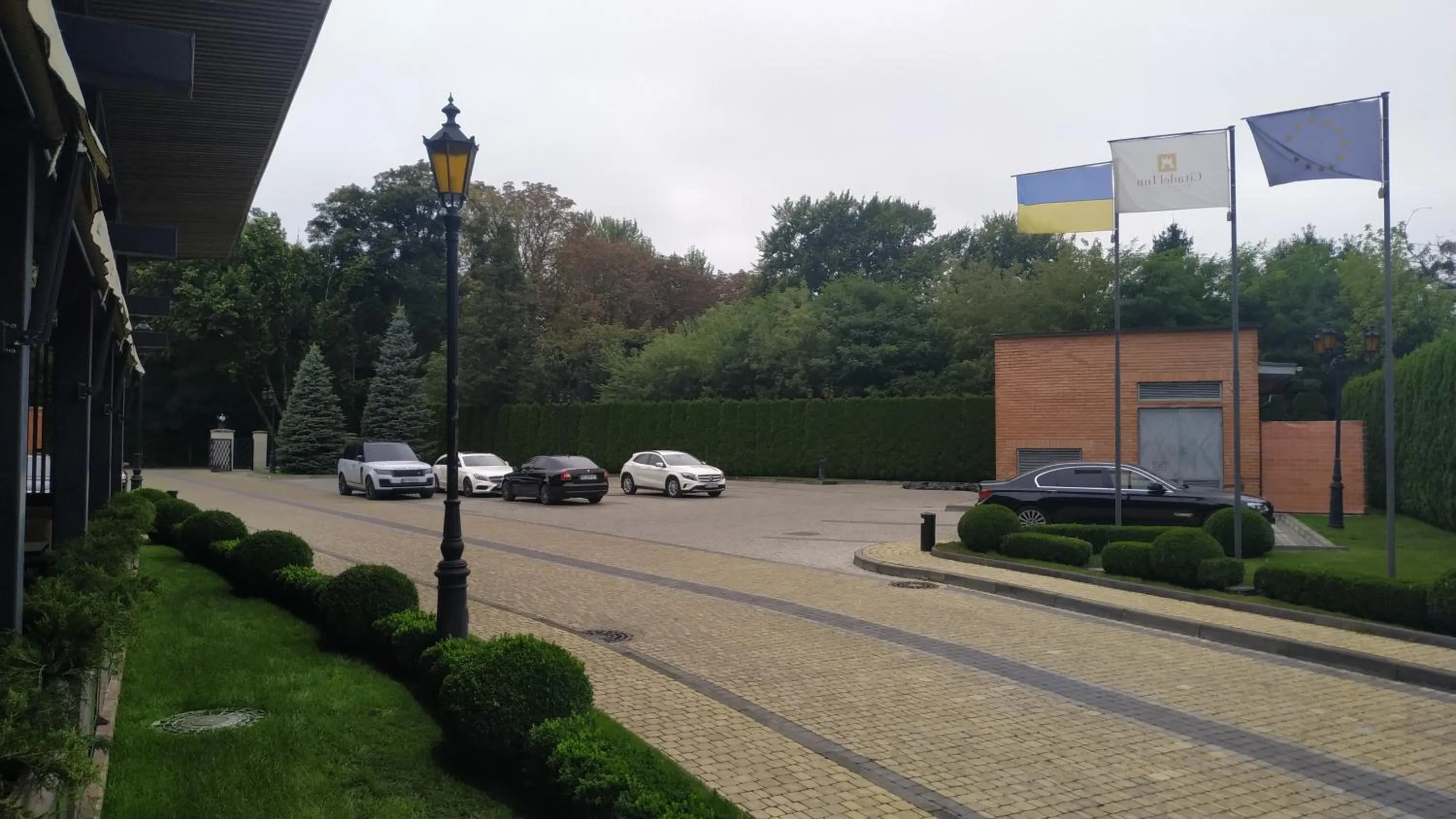Parking in Citadel Inn Gastro Boutique Hotel - Готель Цитадель Львів