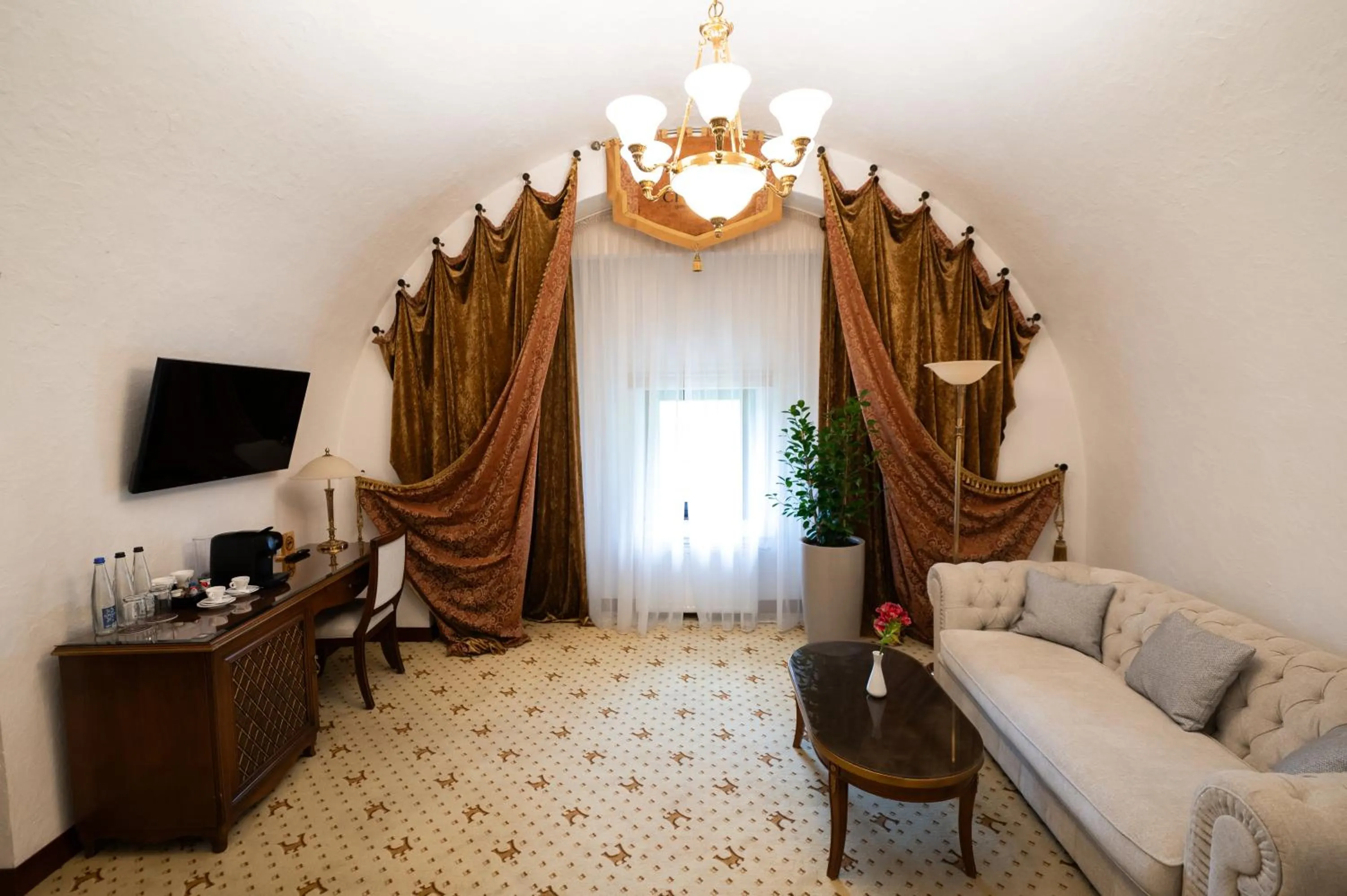 TV and multimedia in Citadel Inn Gastro Boutique Hotel - Готель Цитадель Львів