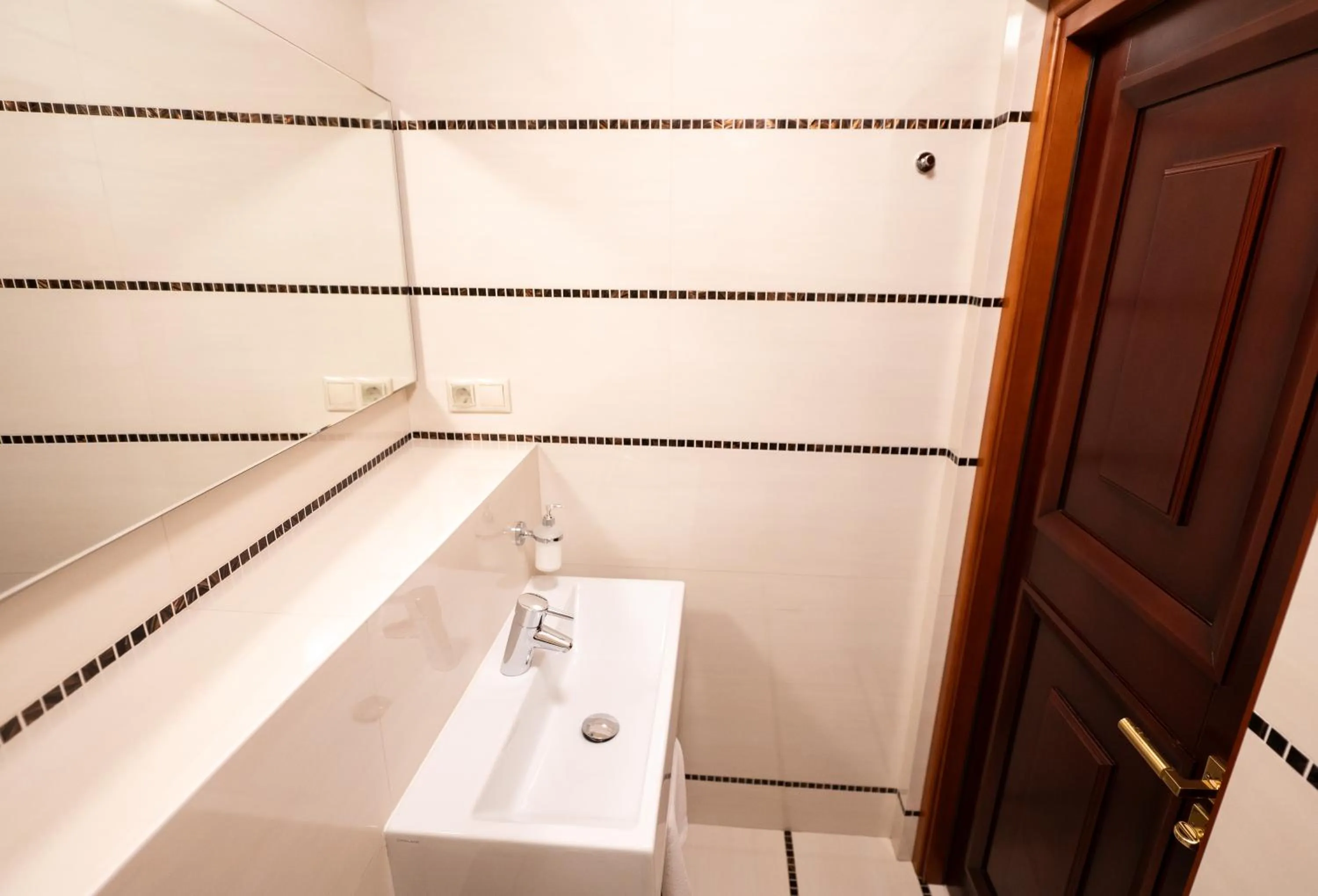 Toilet in Citadel Inn Gastro Boutique Hotel - Готель Цитадель Львів