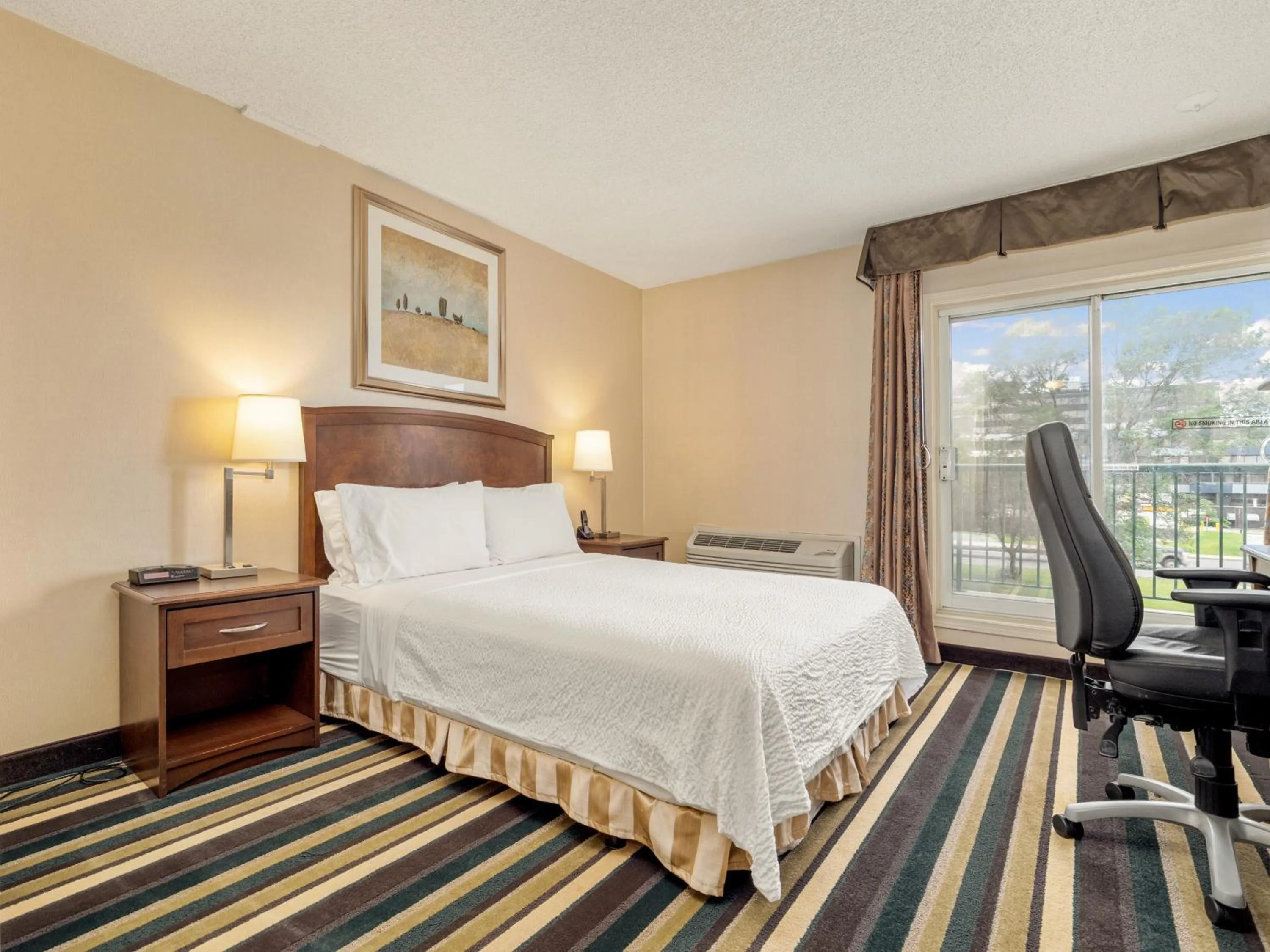 Bedroom, Bed in Holiday Inn Conference Centre Edmonton South by IHG