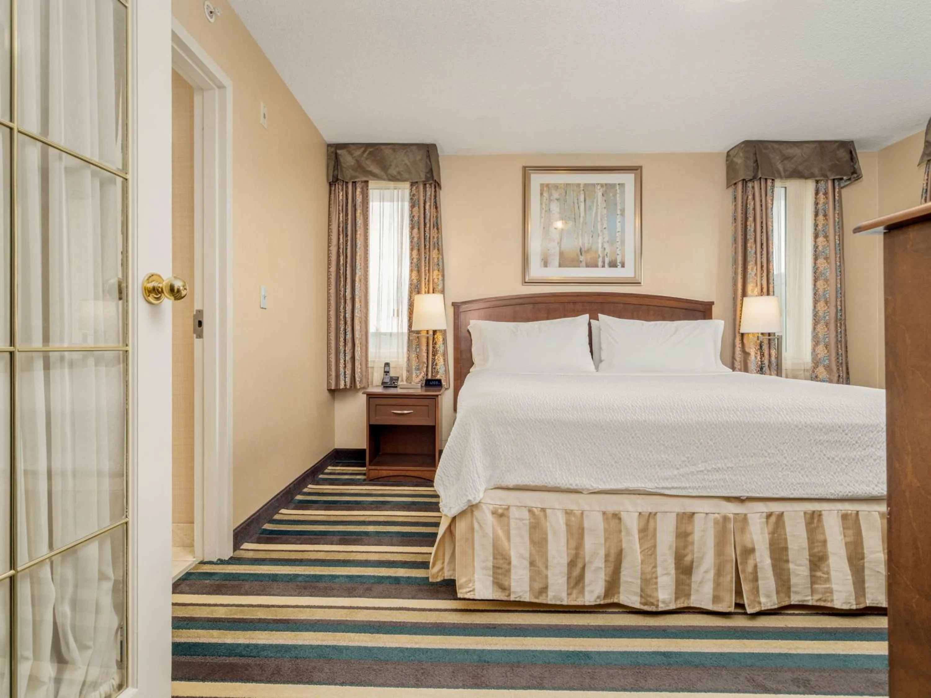 Bedroom, Bed in Holiday Inn Conference Centre Edmonton South by IHG