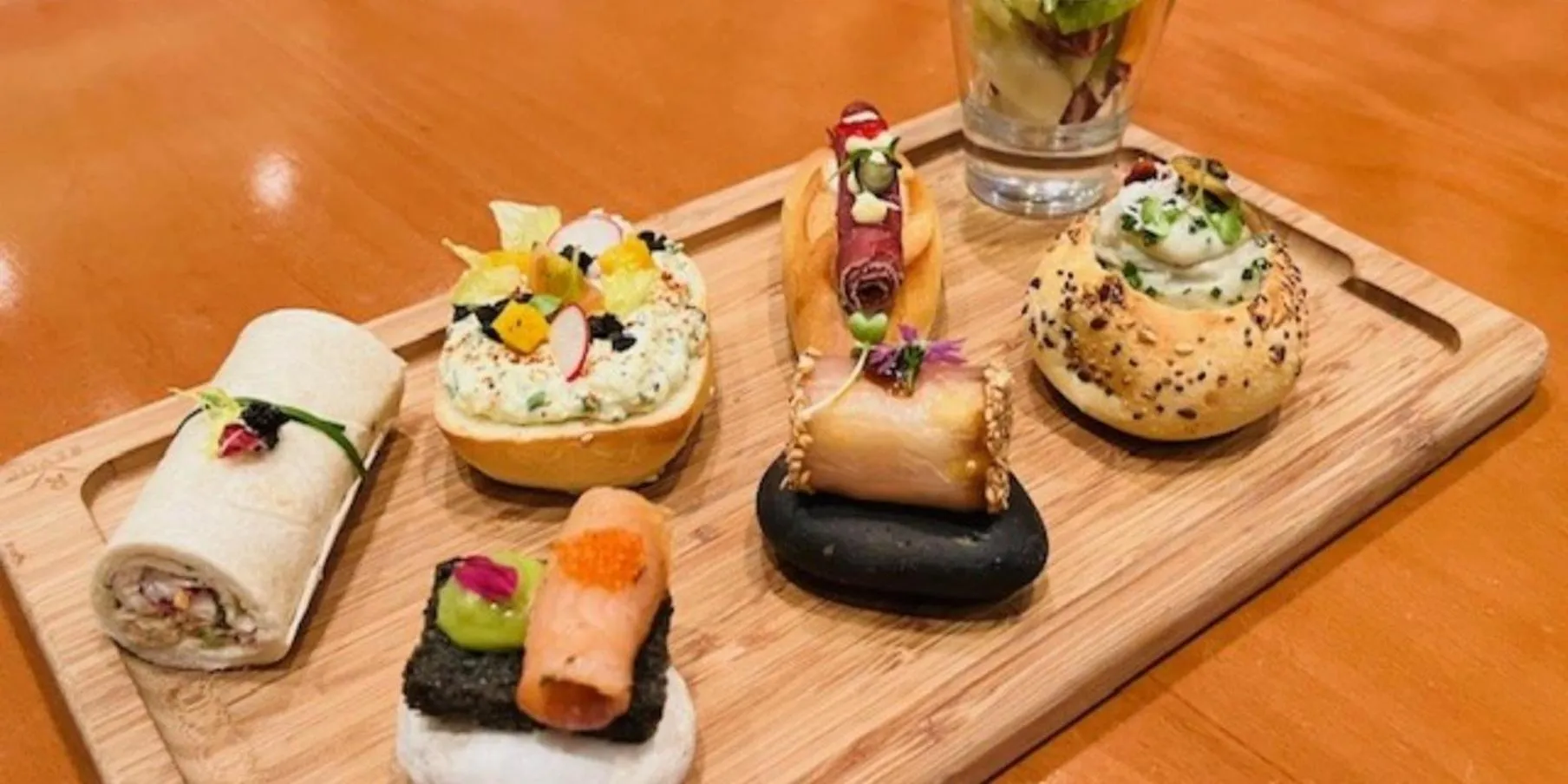 Restaurant/places to eat in Crowne Plaza Jeddah by IHG