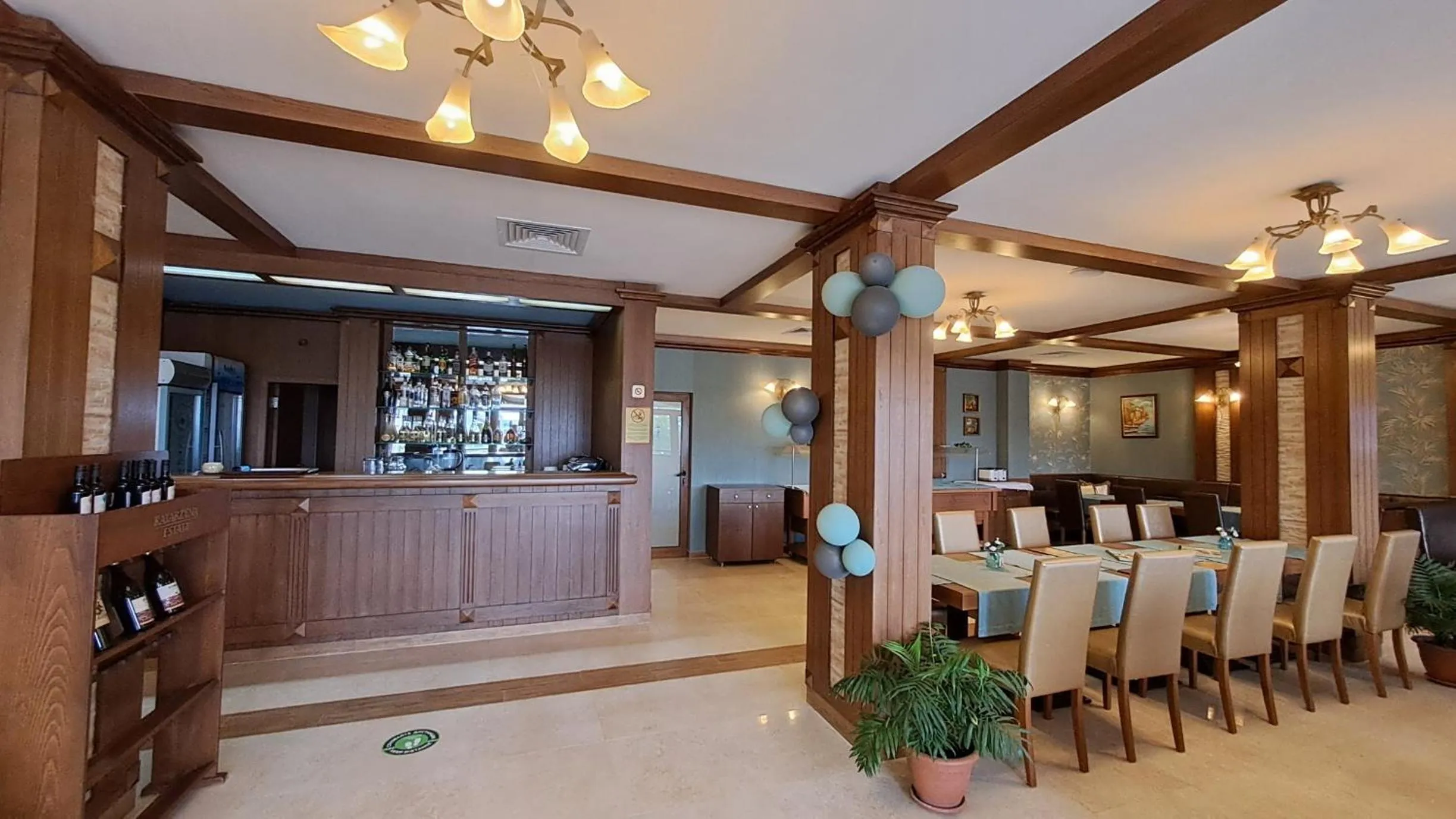 Restaurant/places to eat in Relax Holiday Complex & Spa