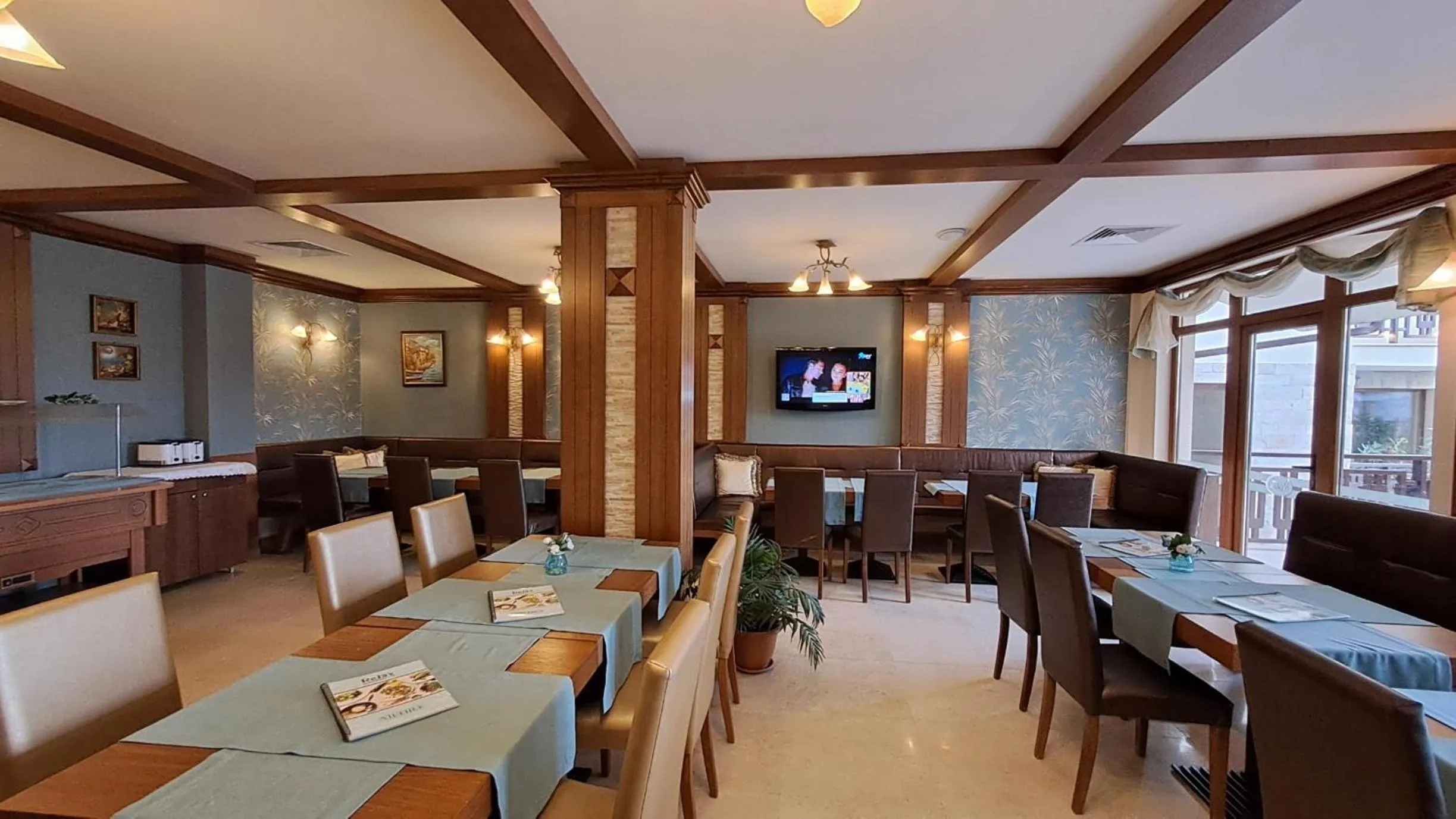 Restaurant/places to eat in Relax Holiday Complex & Spa