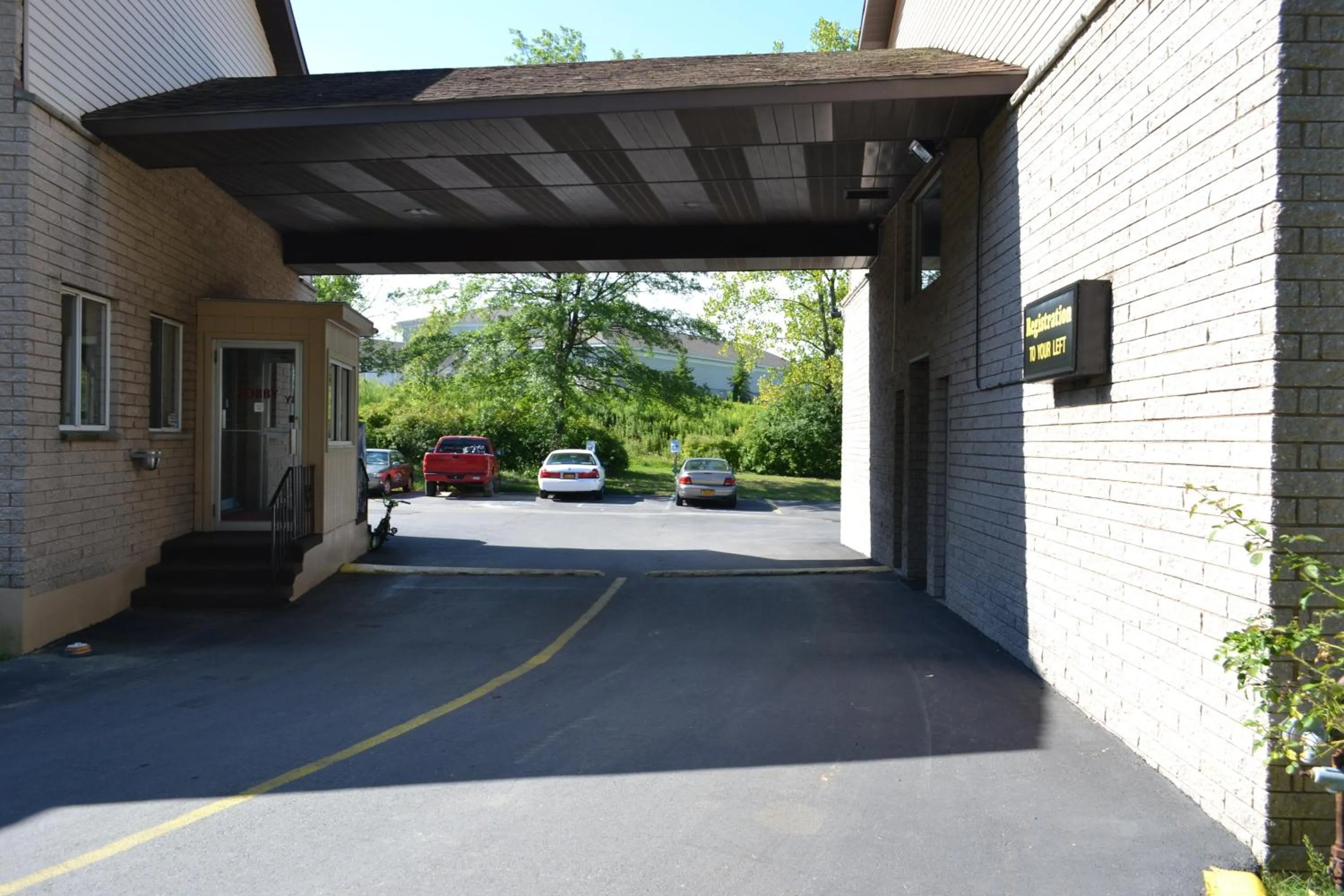 Facade/entrance in Latham Inn