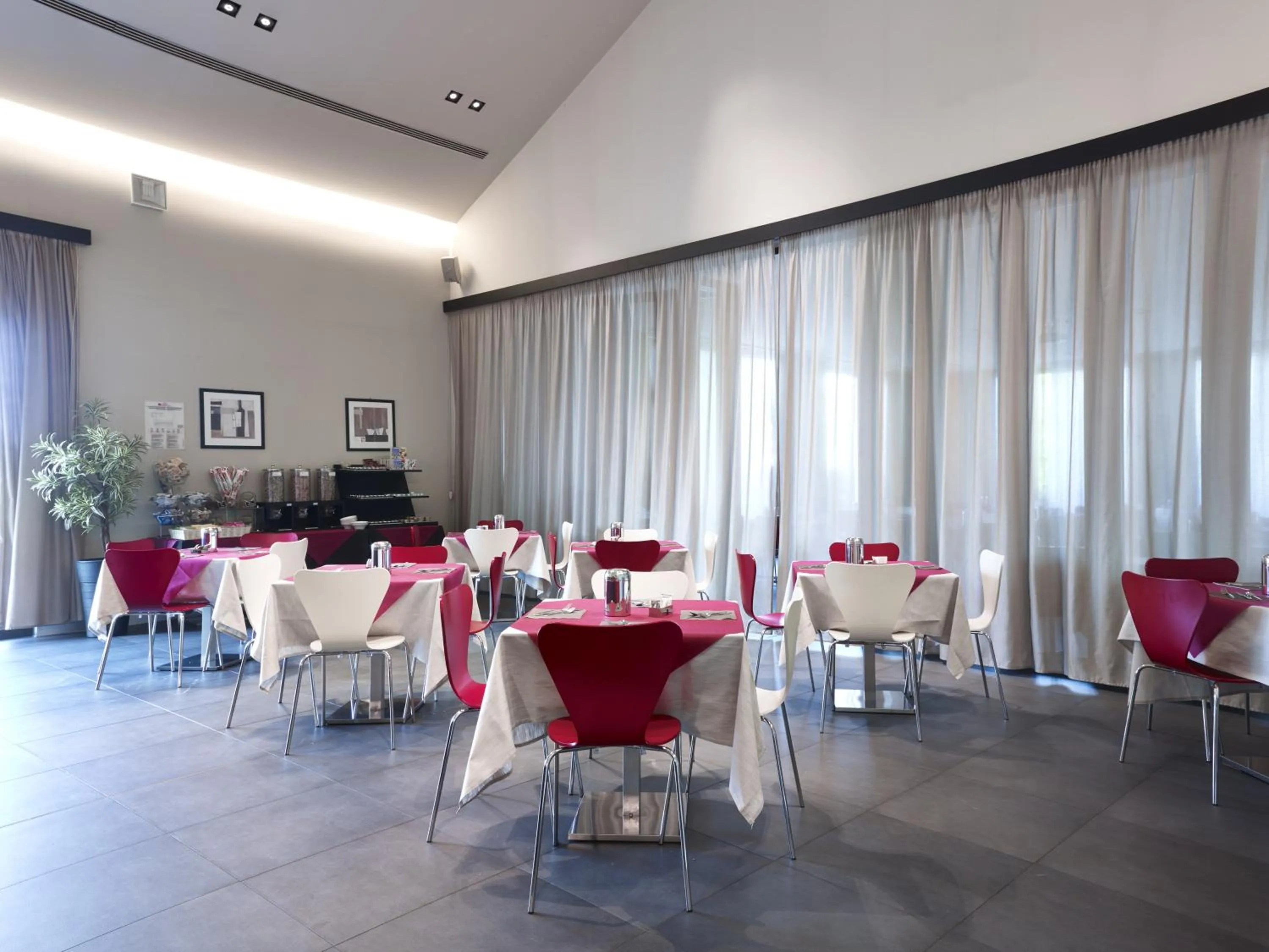 Restaurant/places to eat in Casalgrande Hotel