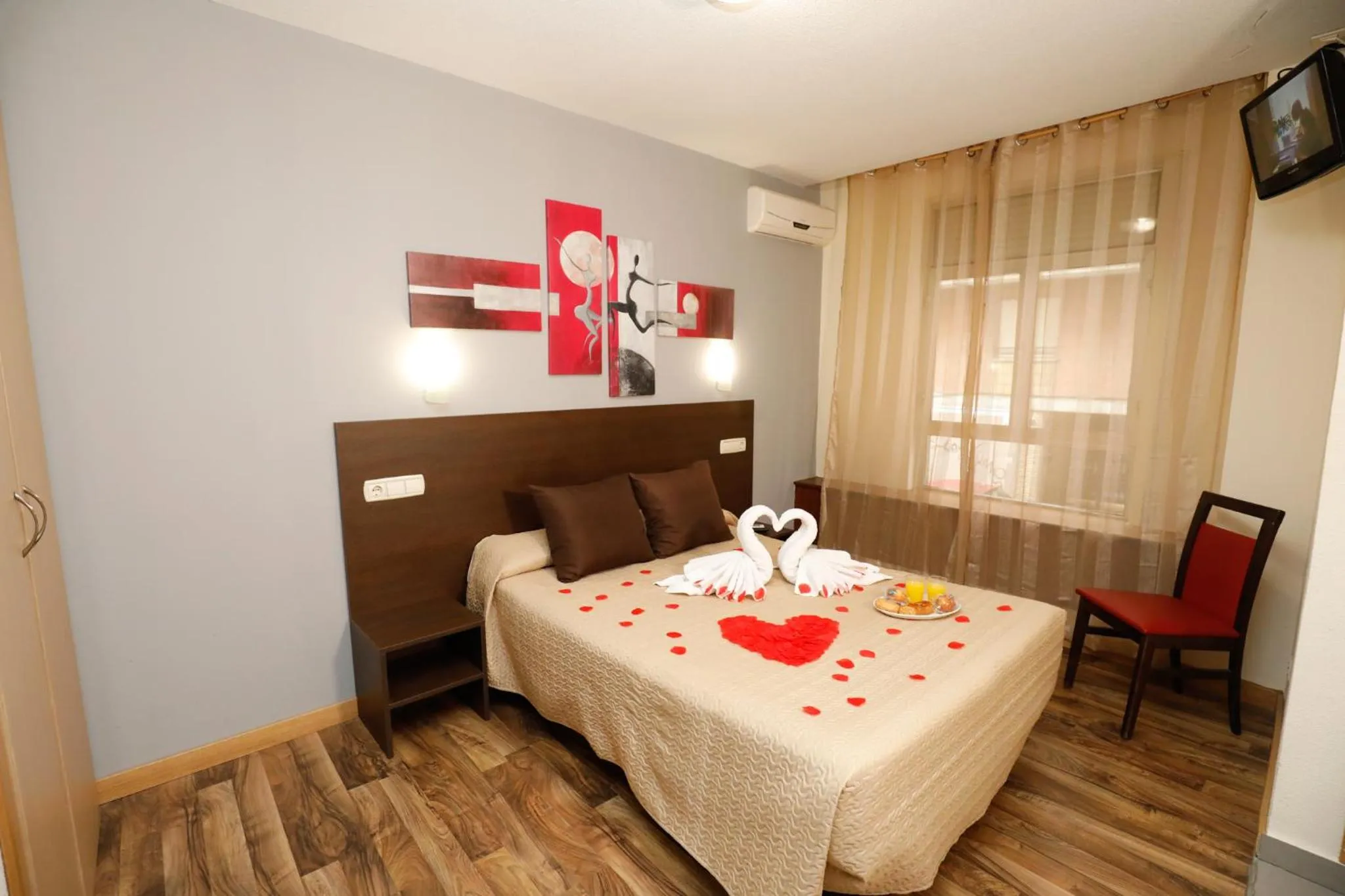 Bed in Hostal Conde David