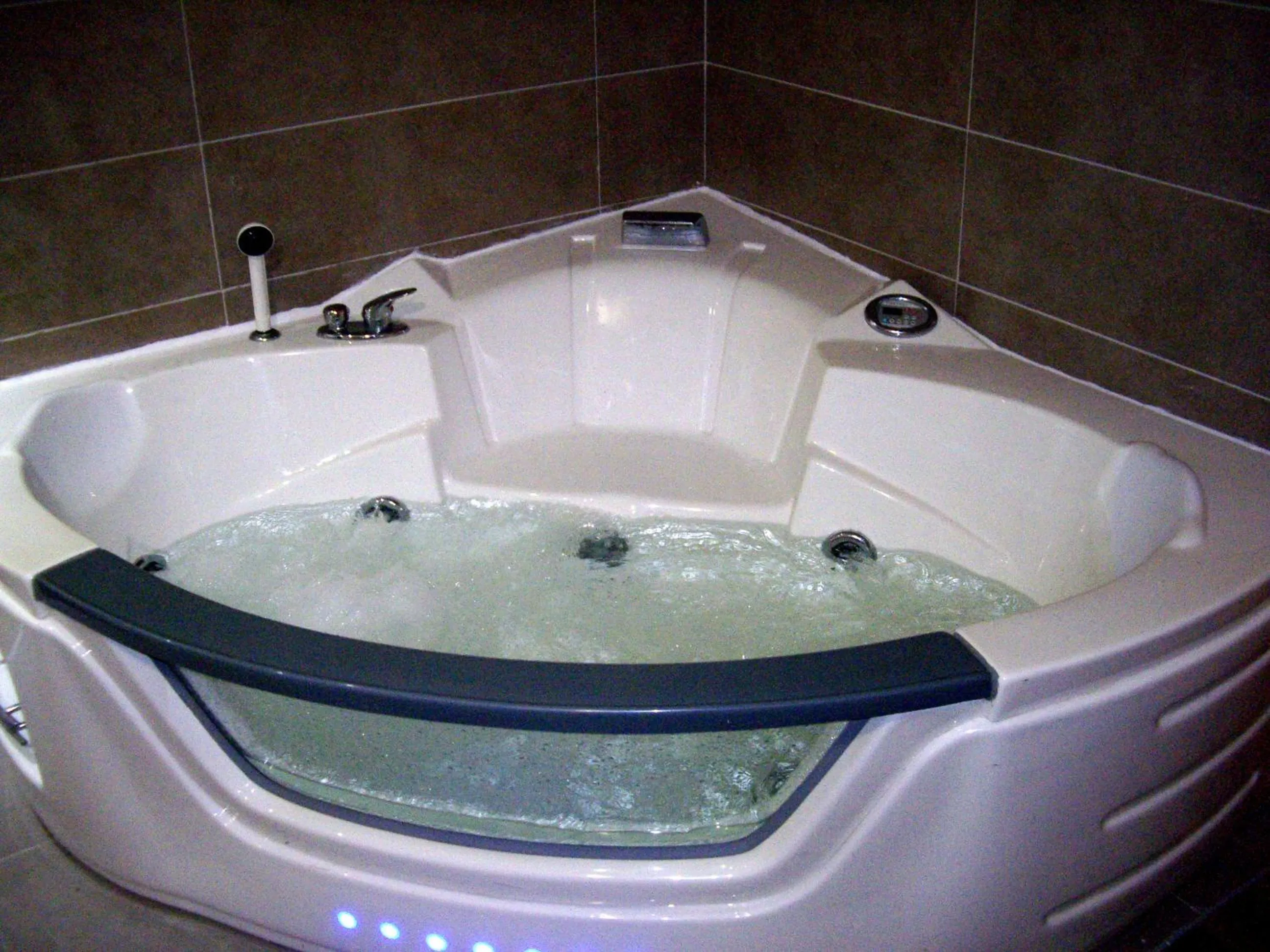 Hot Tub in Hostal Conde David