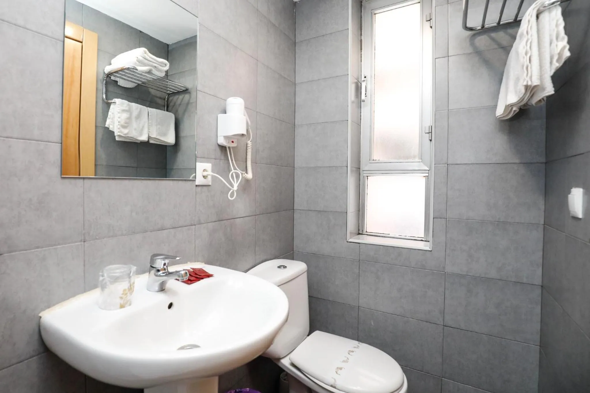 Bathroom in Hostal Conde David