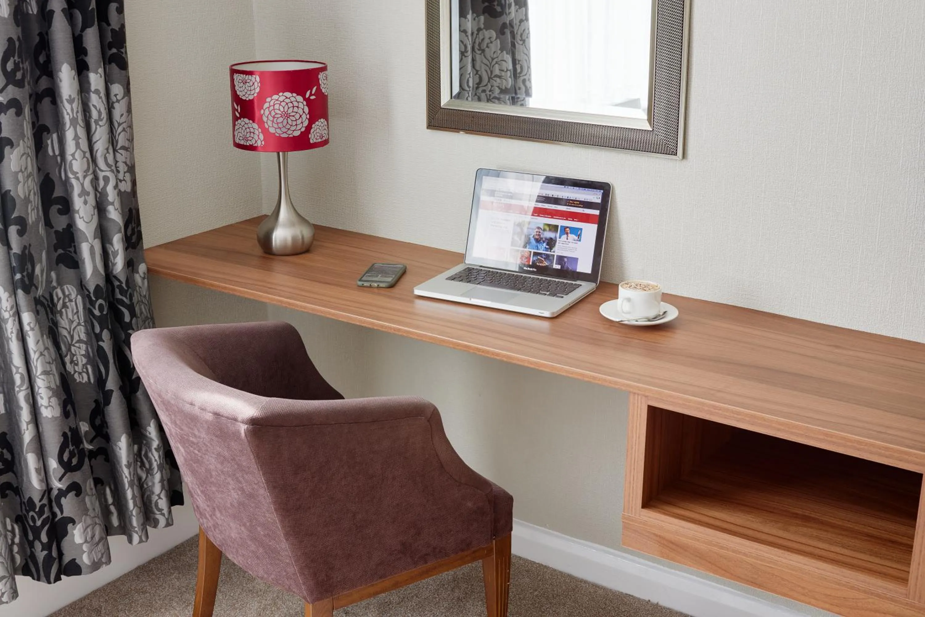 Area and facilities in Alma Lodge Hotel