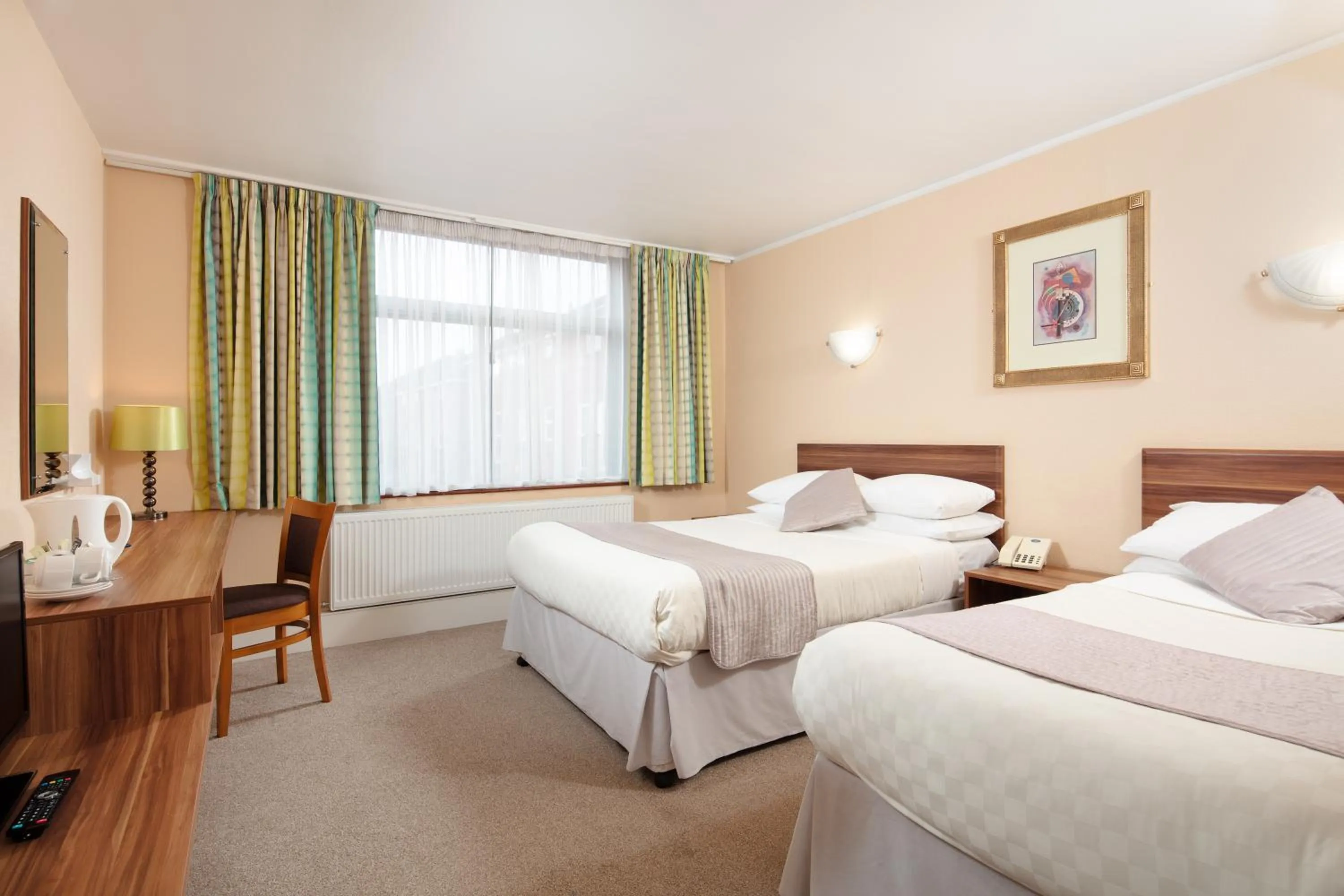 Photo of the whole room, Bed in Alma Lodge Hotel