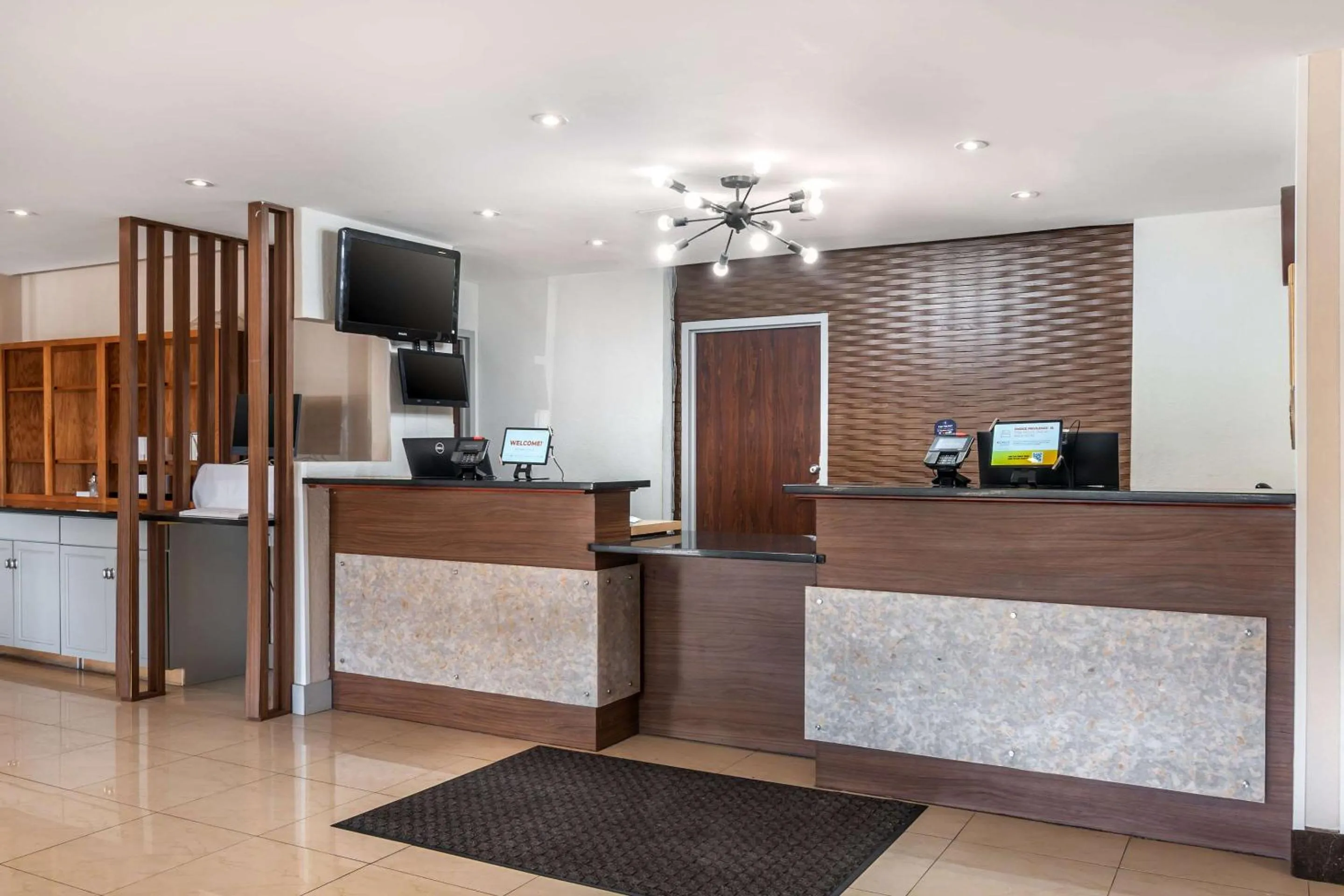 Lobby or reception in MainStay Suites Springfield IL