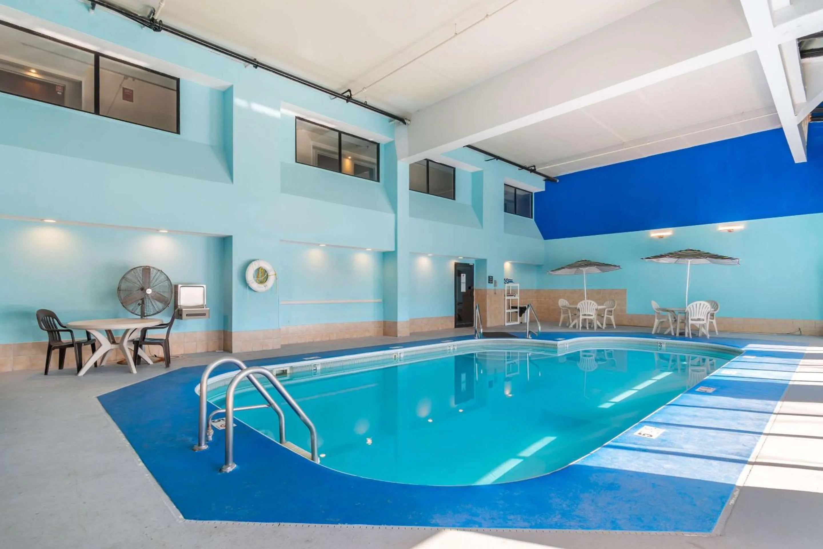 Swimming pool in MainStay Suites Springfield IL