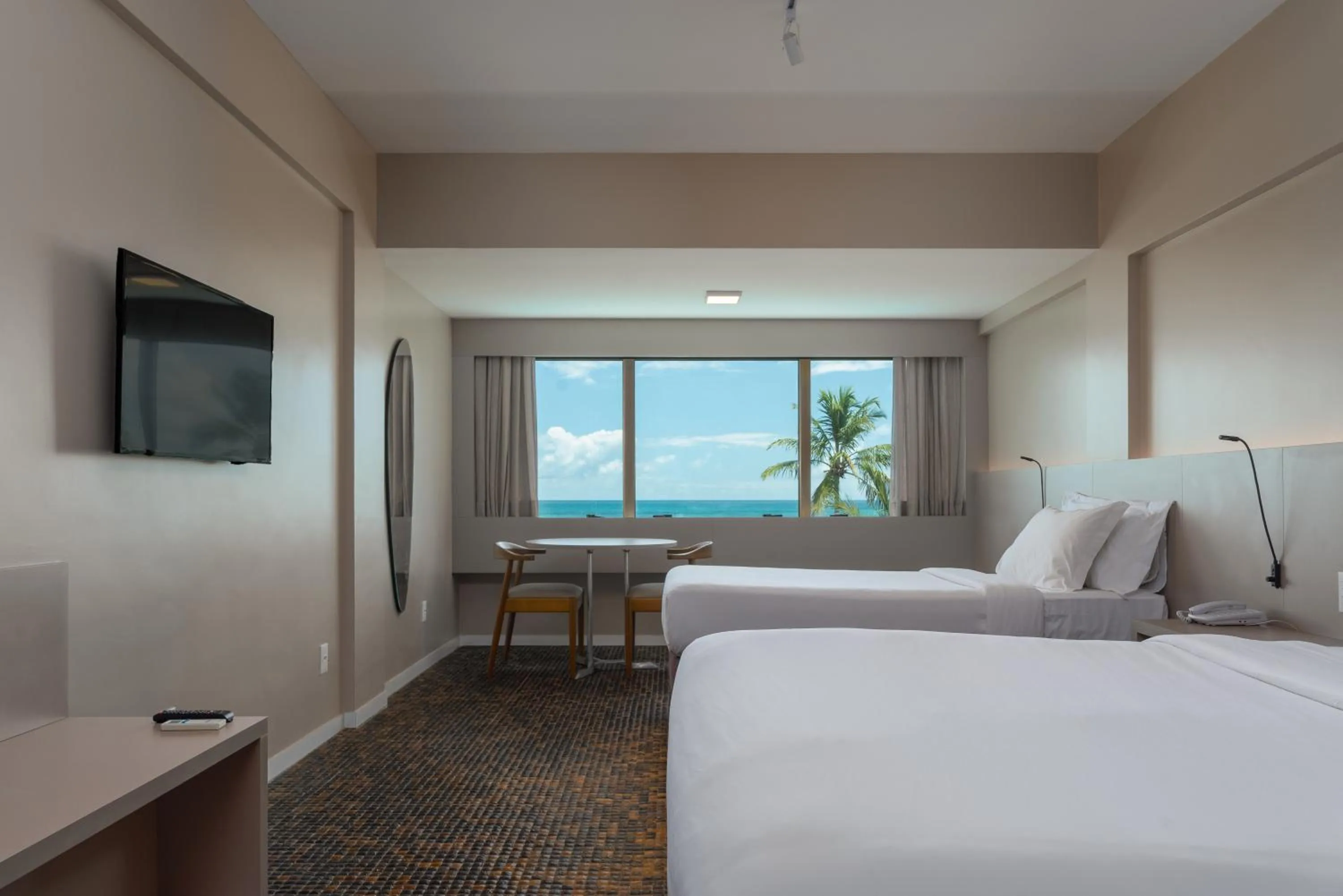 Bedroom, Bed in Ritz Lagoa da Anta Hotel & SPA