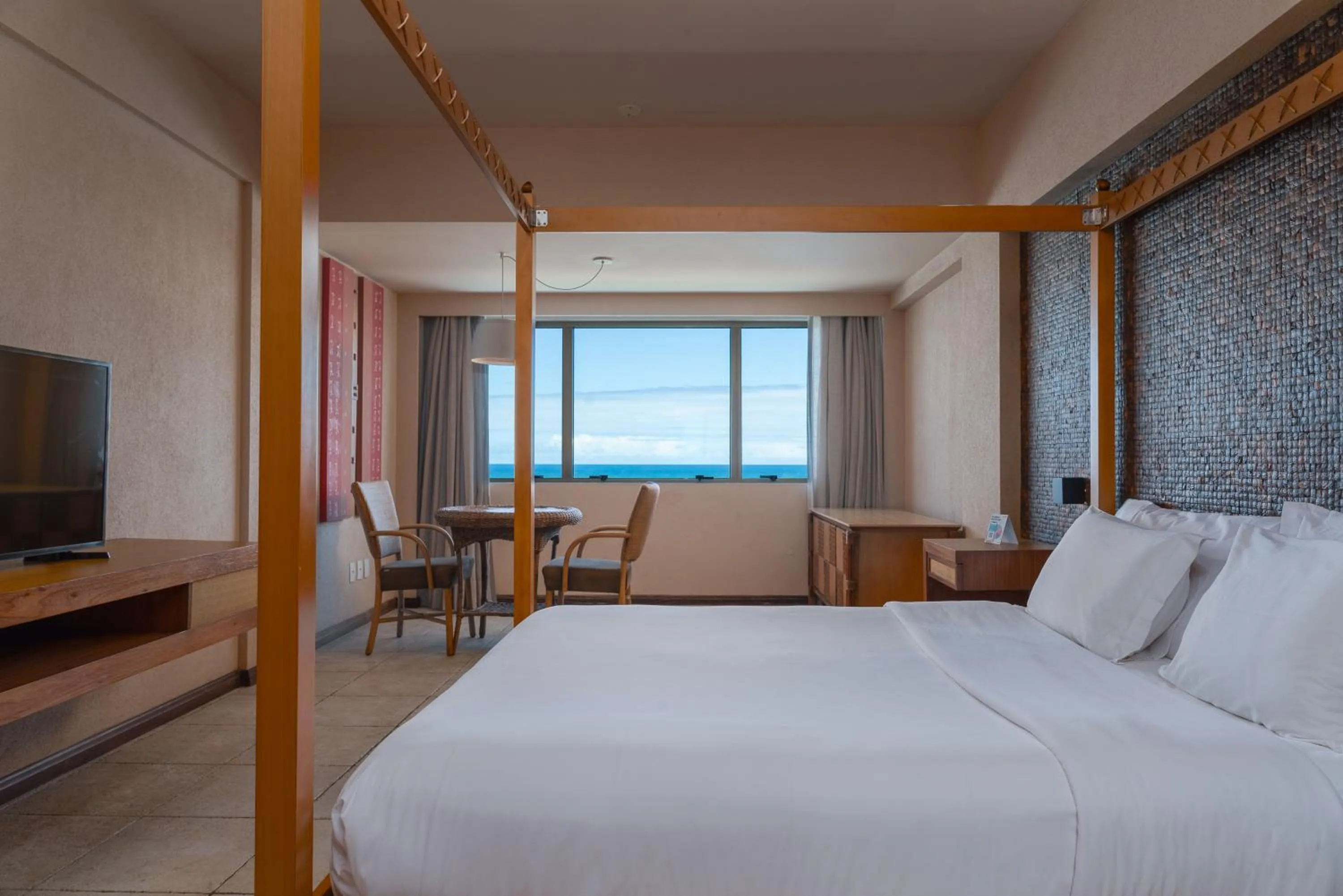 Bedroom, Bed in Ritz Lagoa da Anta Hotel & SPA