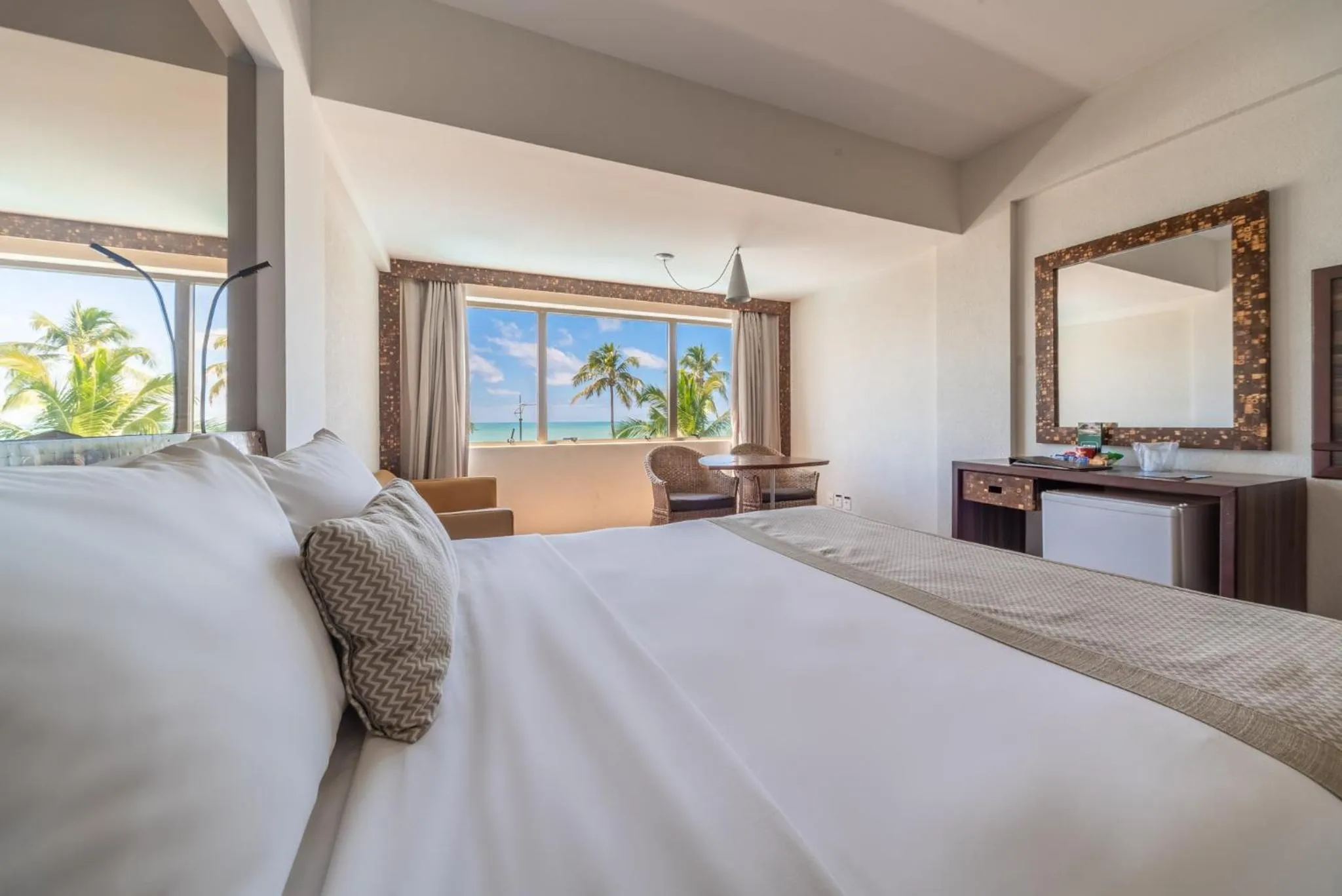 Photo of the whole room, Bed in Ritz Lagoa da Anta Hotel & SPA