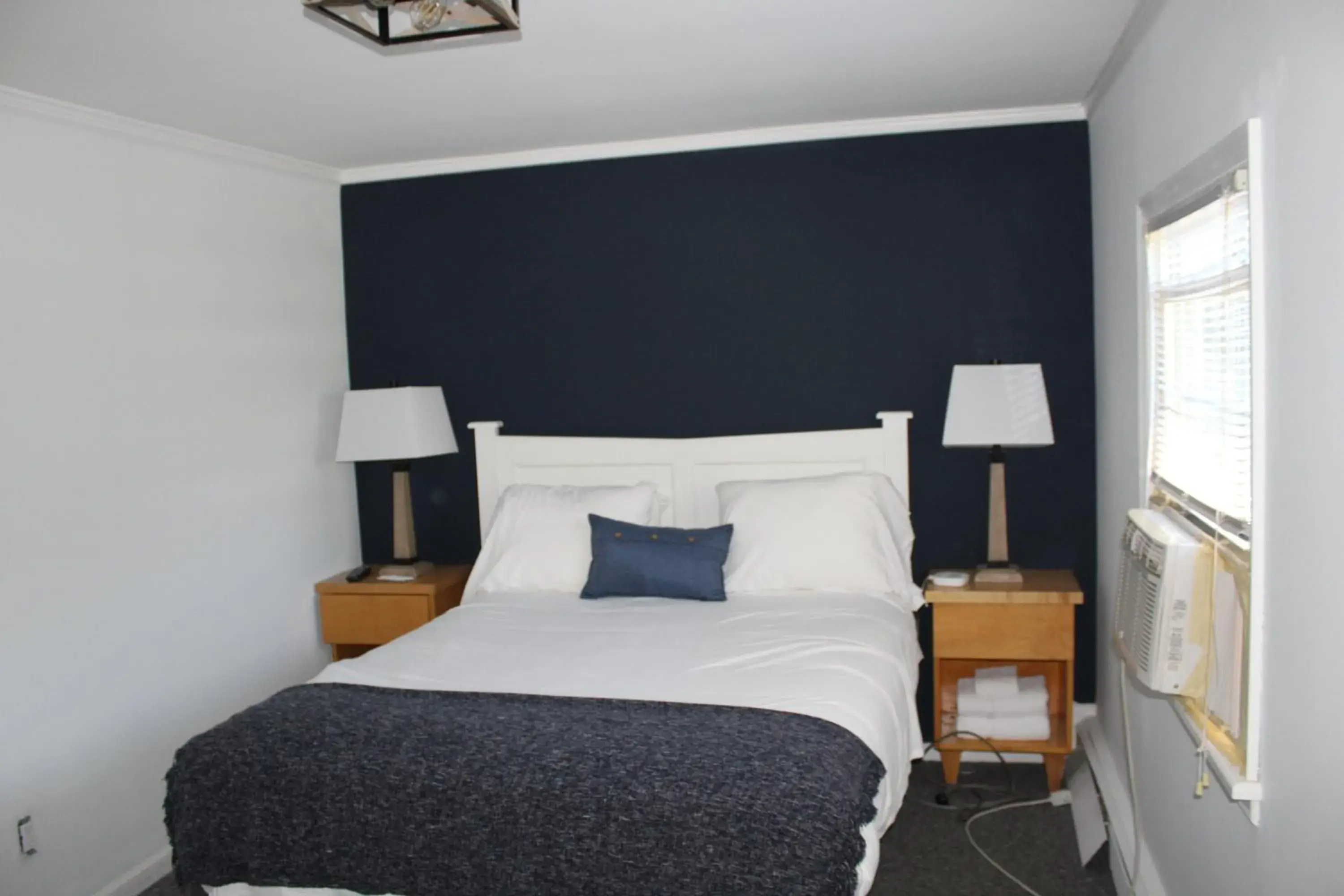 Double Room in Catskill Seasons Inn Double Room in Catskill Seasons Inn