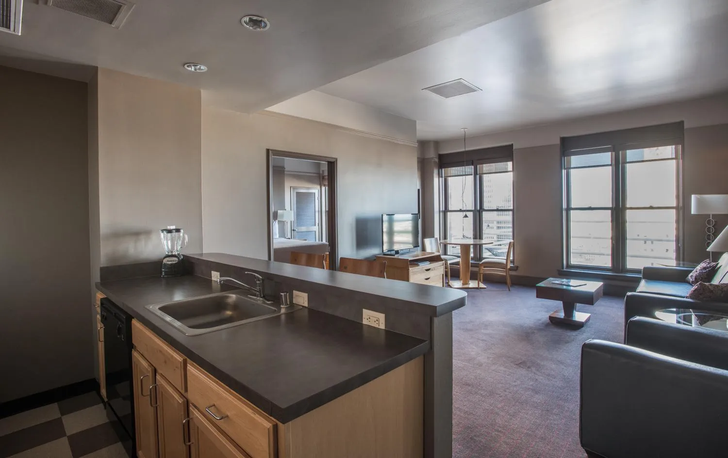 Kitchen or kitchenette in Magnolia Hotel Downtown Dallas