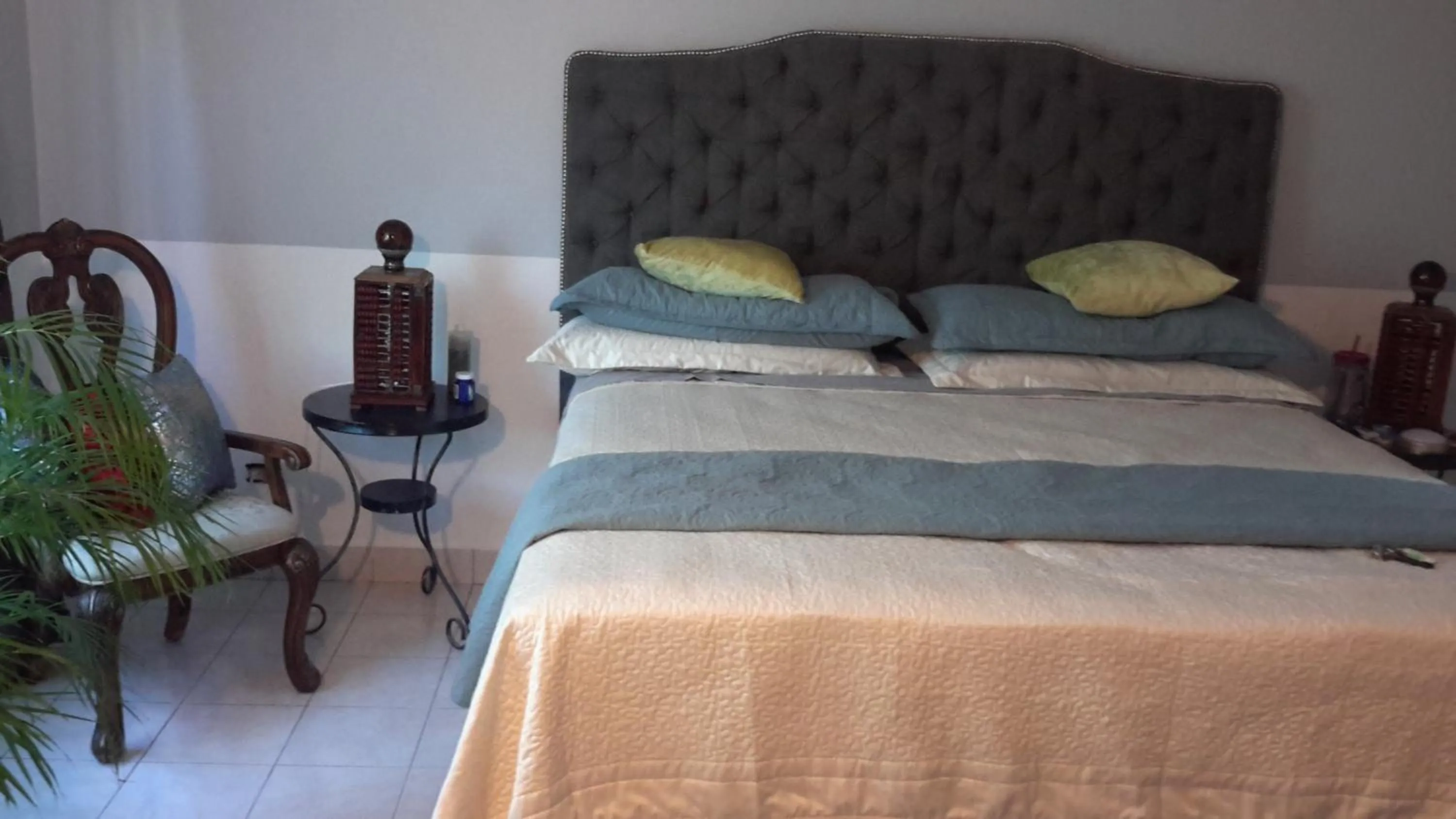 Bed in Lorenton Hideaway