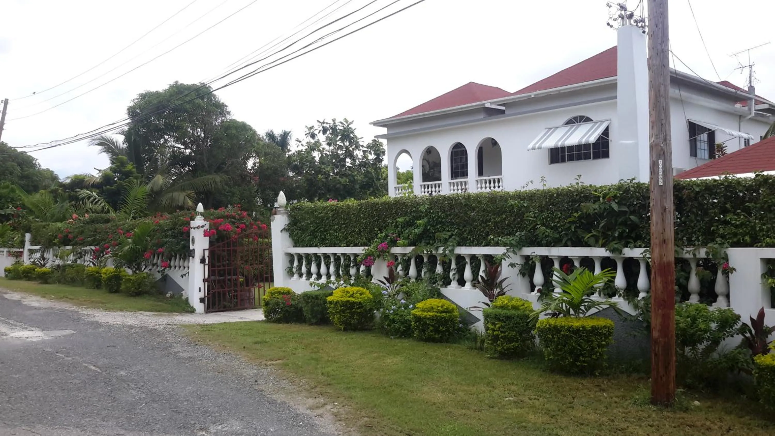Property building in Lorenton Hideaway