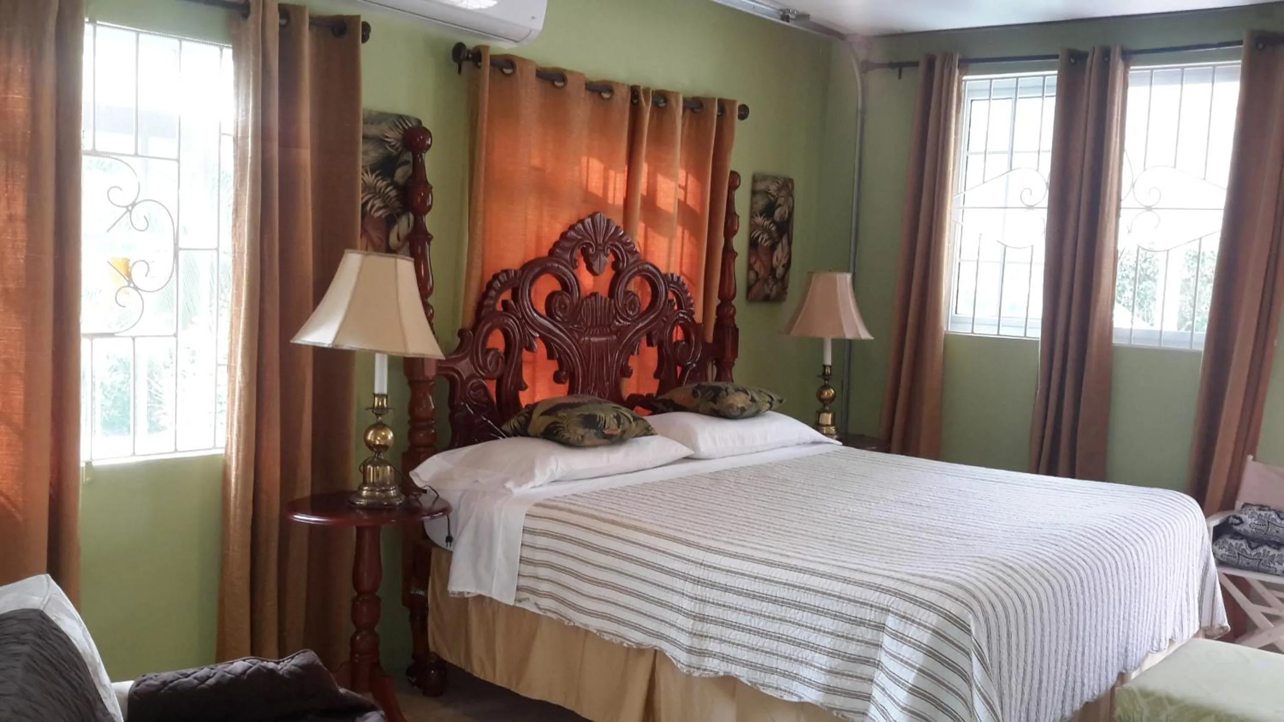 Bed in Lorenton Hideaway