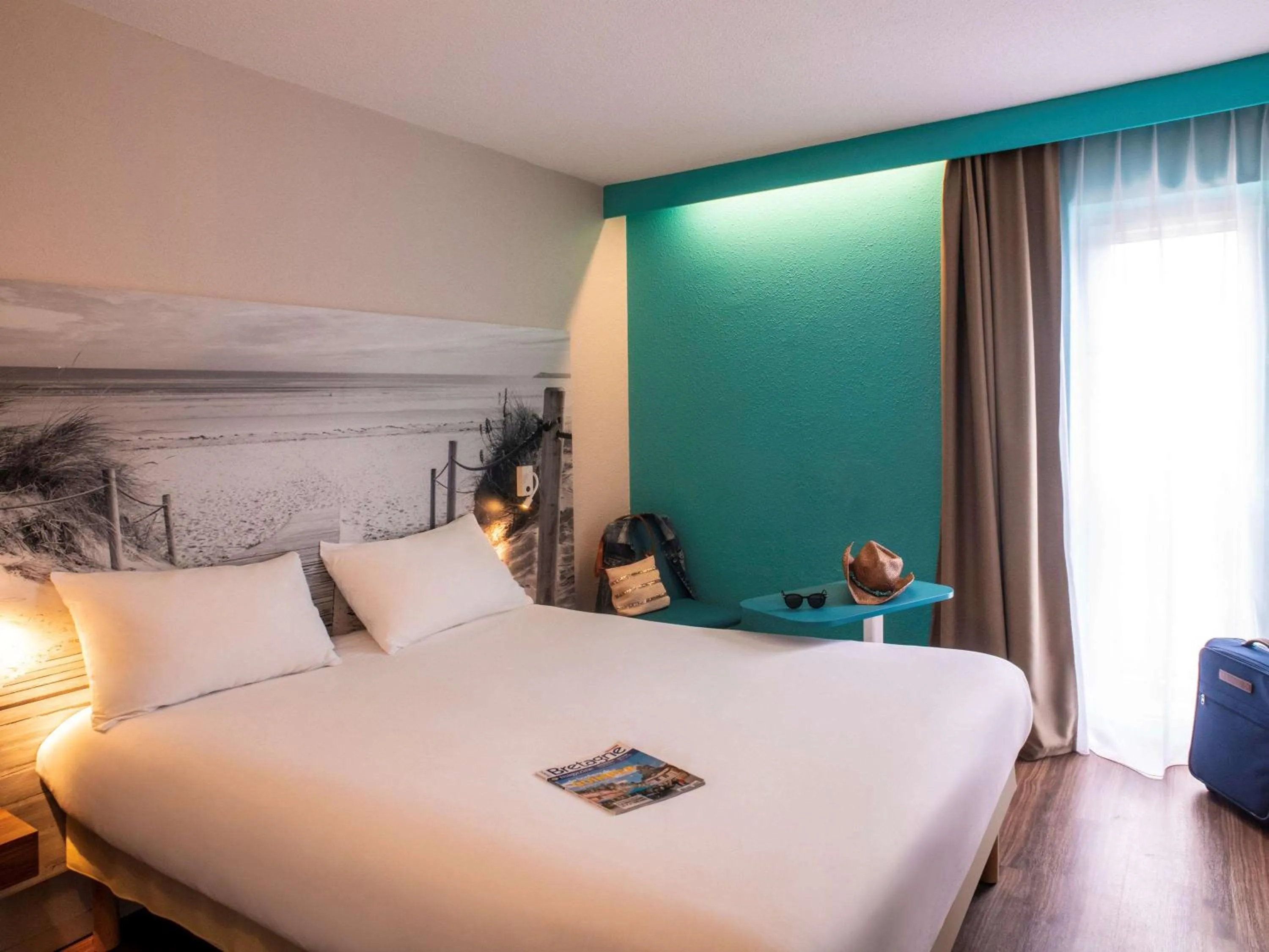 Photo of the whole room, Bed in ibis Styles Quimper