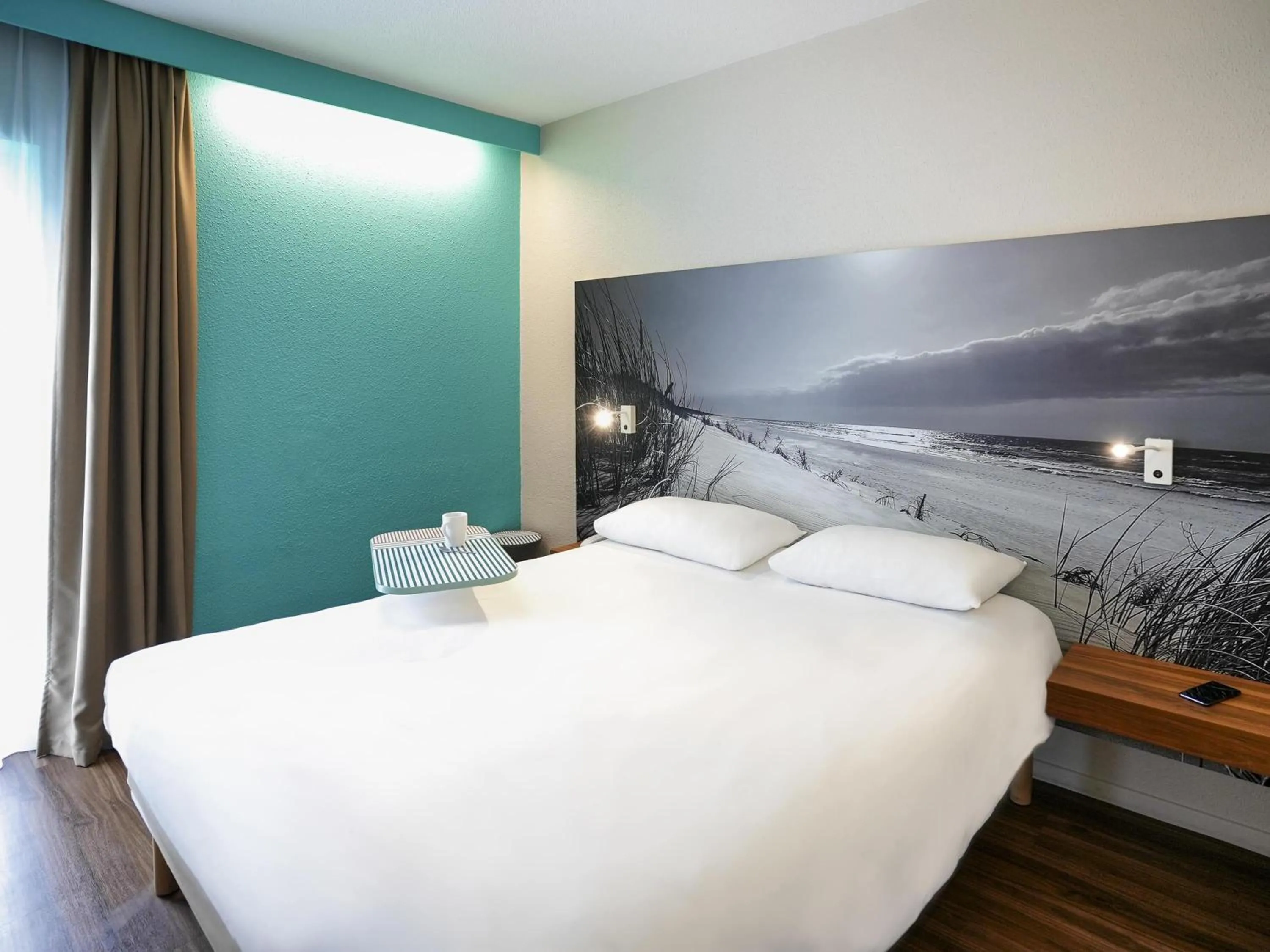 Bedroom, Bed in ibis Styles Quimper