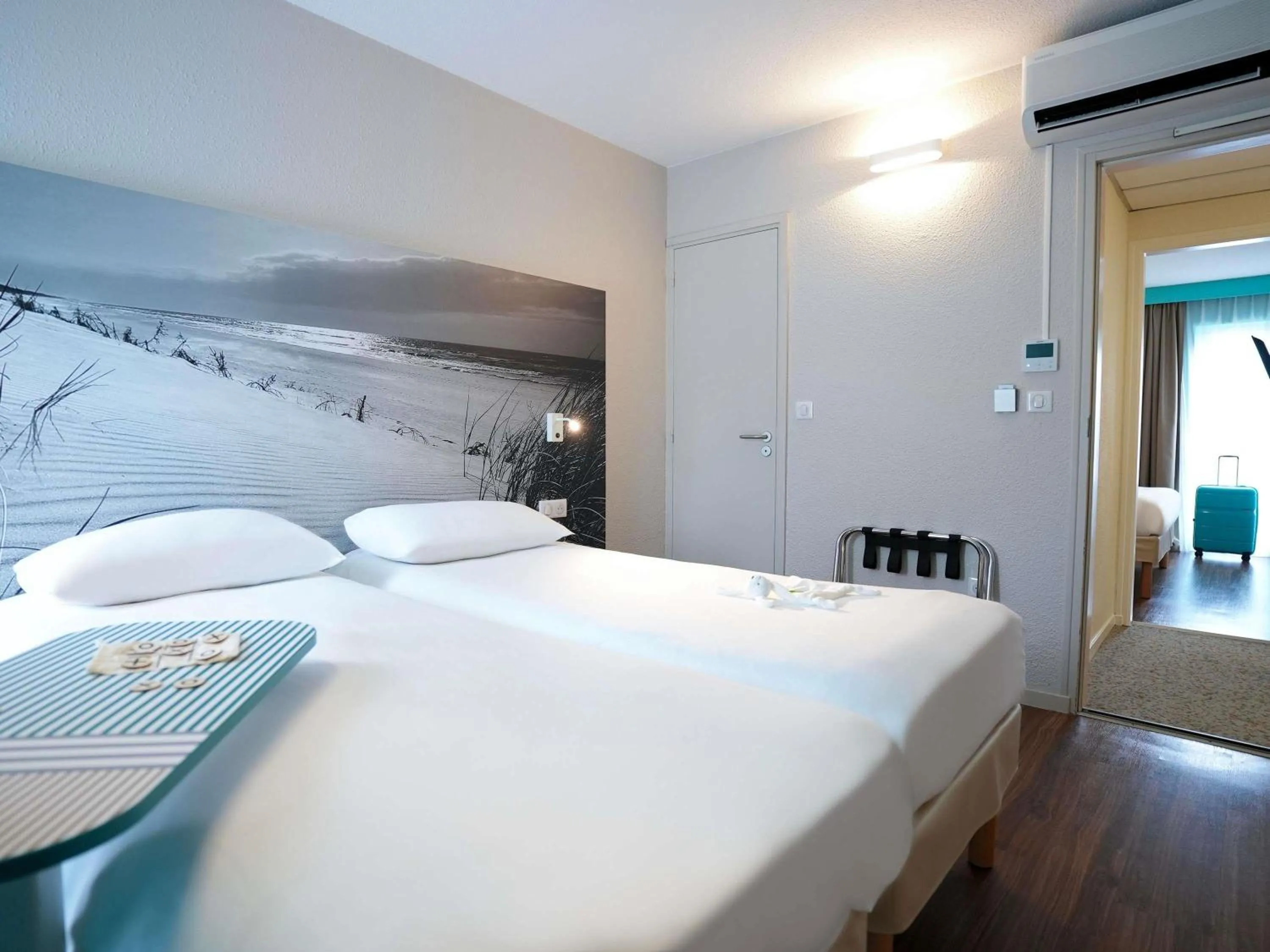 Bedroom, Bed in ibis Styles Quimper