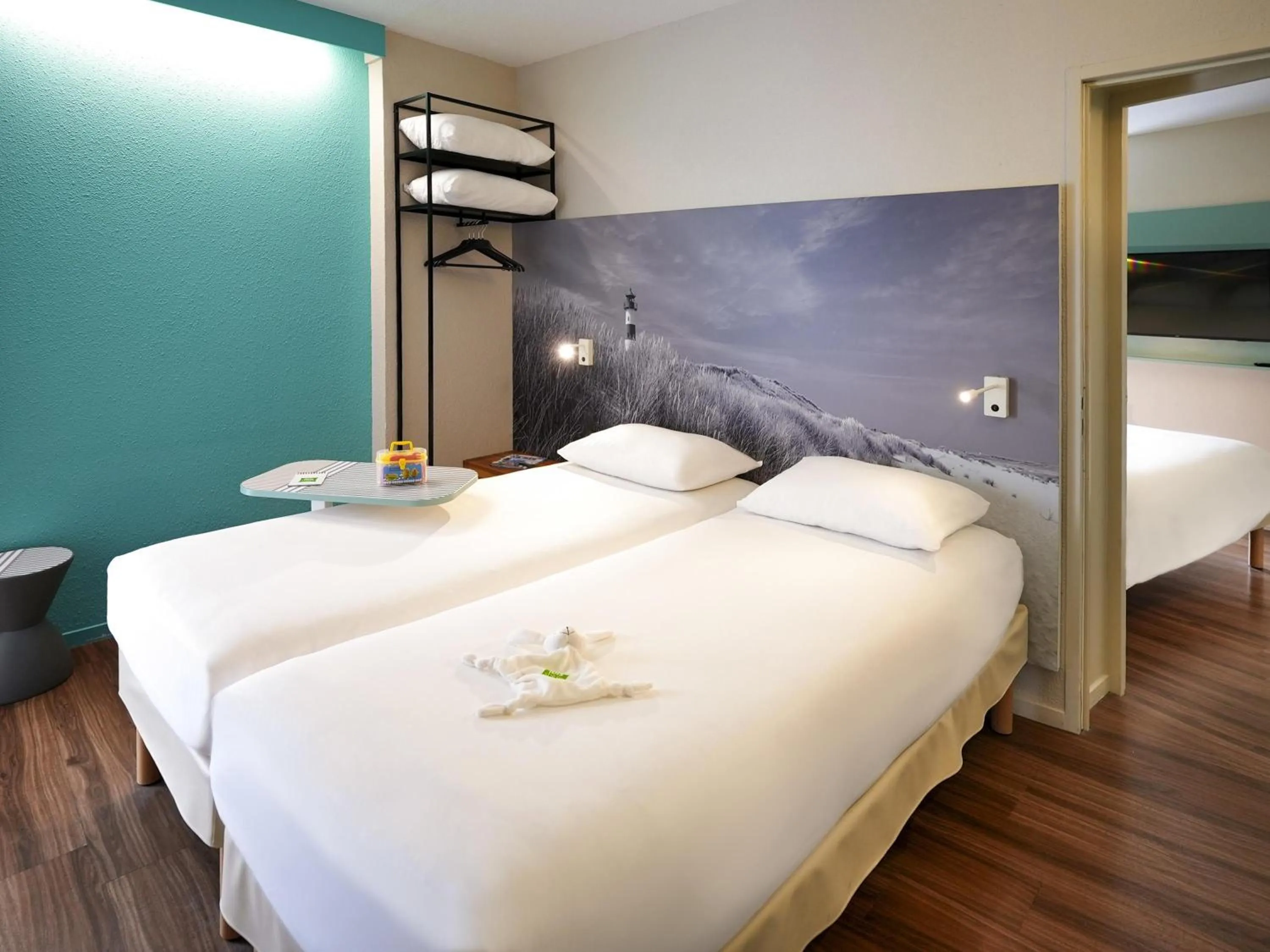 Bedroom, Bed in ibis Styles Quimper