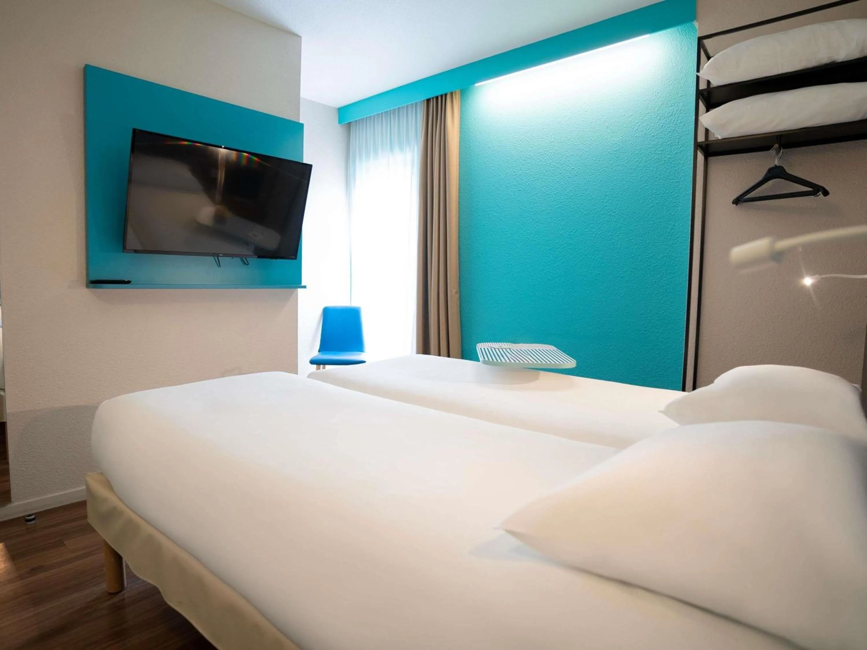 Bedroom, Bed in ibis Styles Quimper