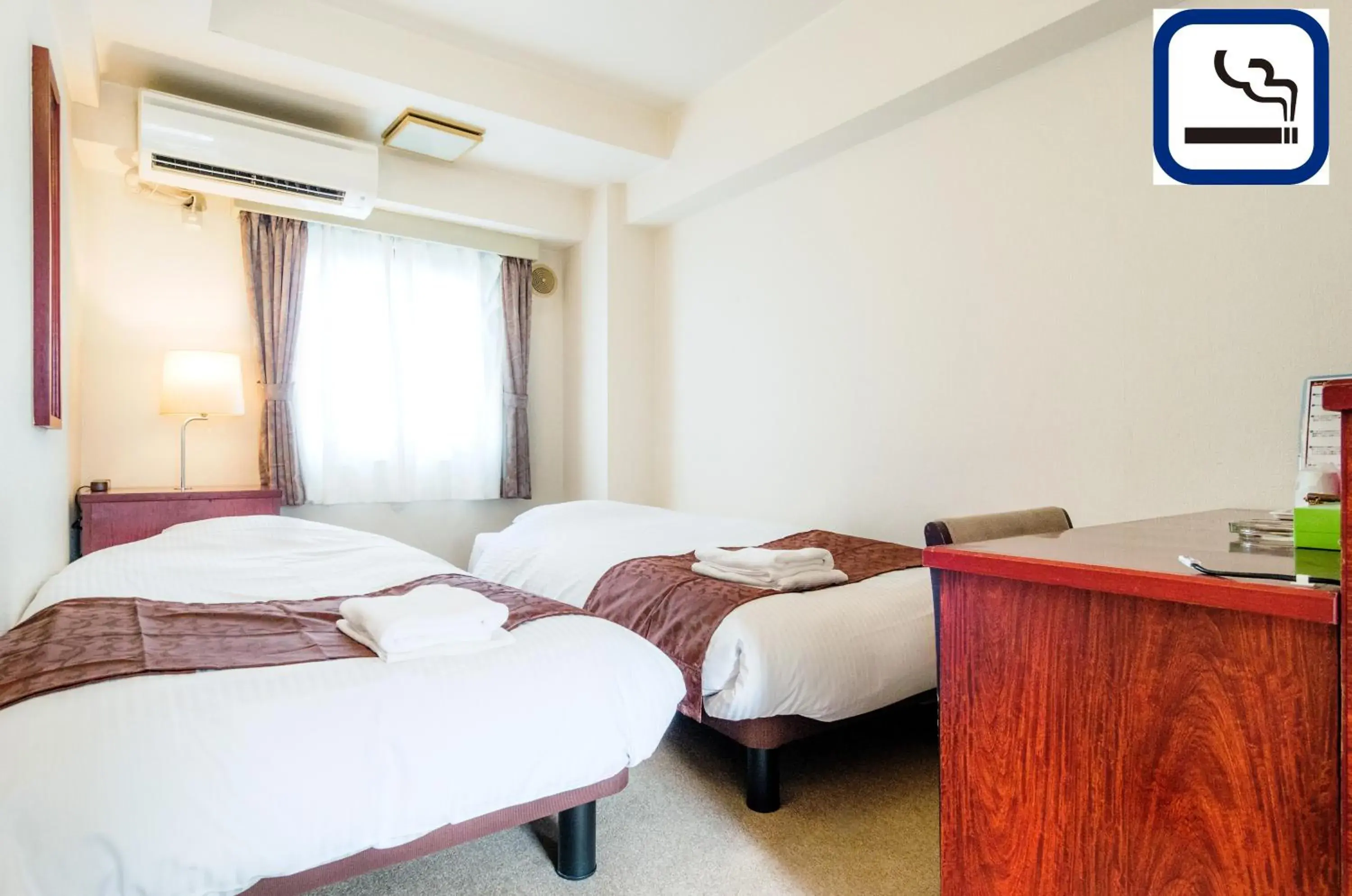 Economy Twin Room in Sky Heart Hotel Koiwa Economy Twin Room in Sky Heart Hotel Koiwa
