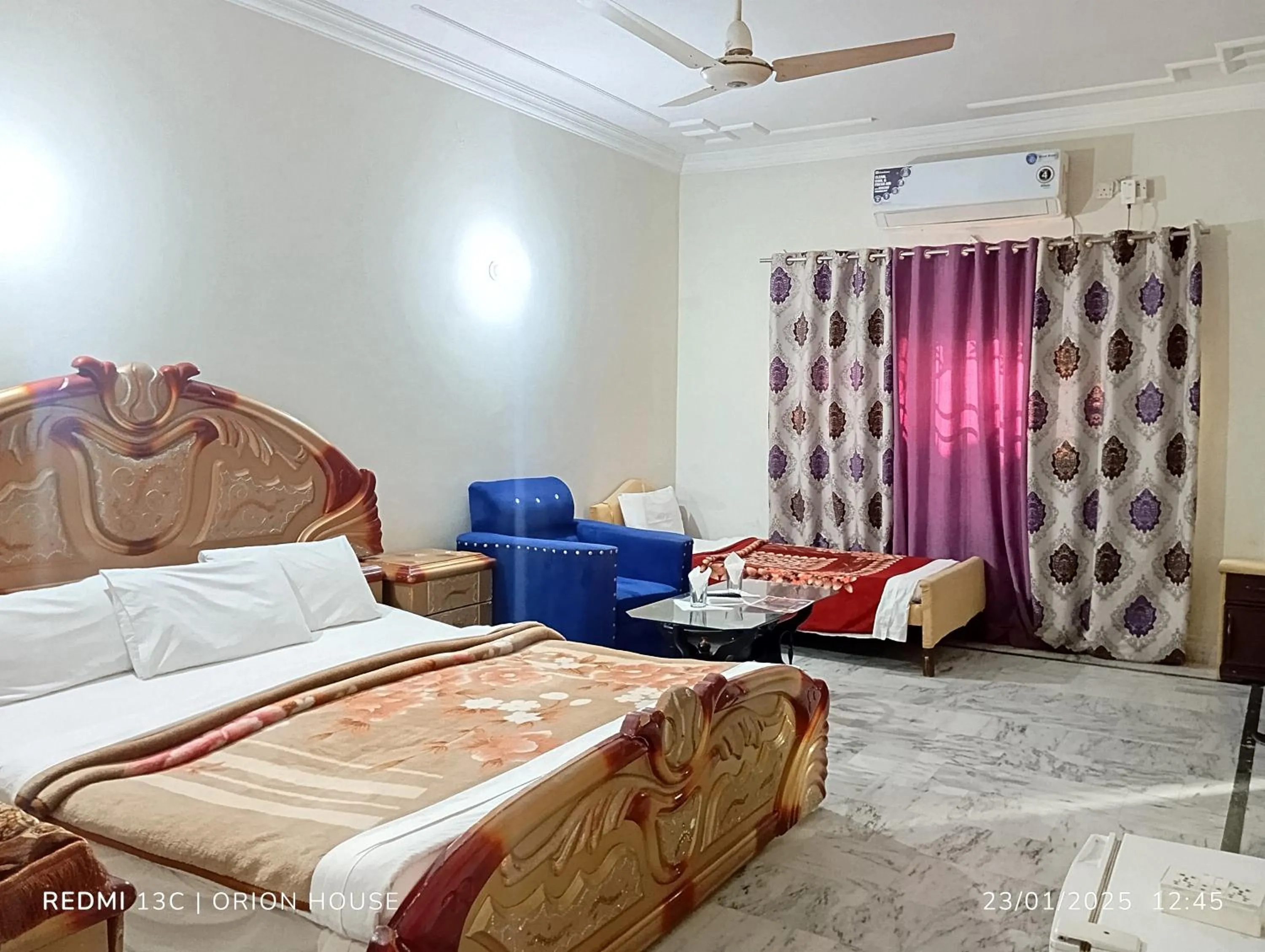 TV and multimedia in Orion International Guest House