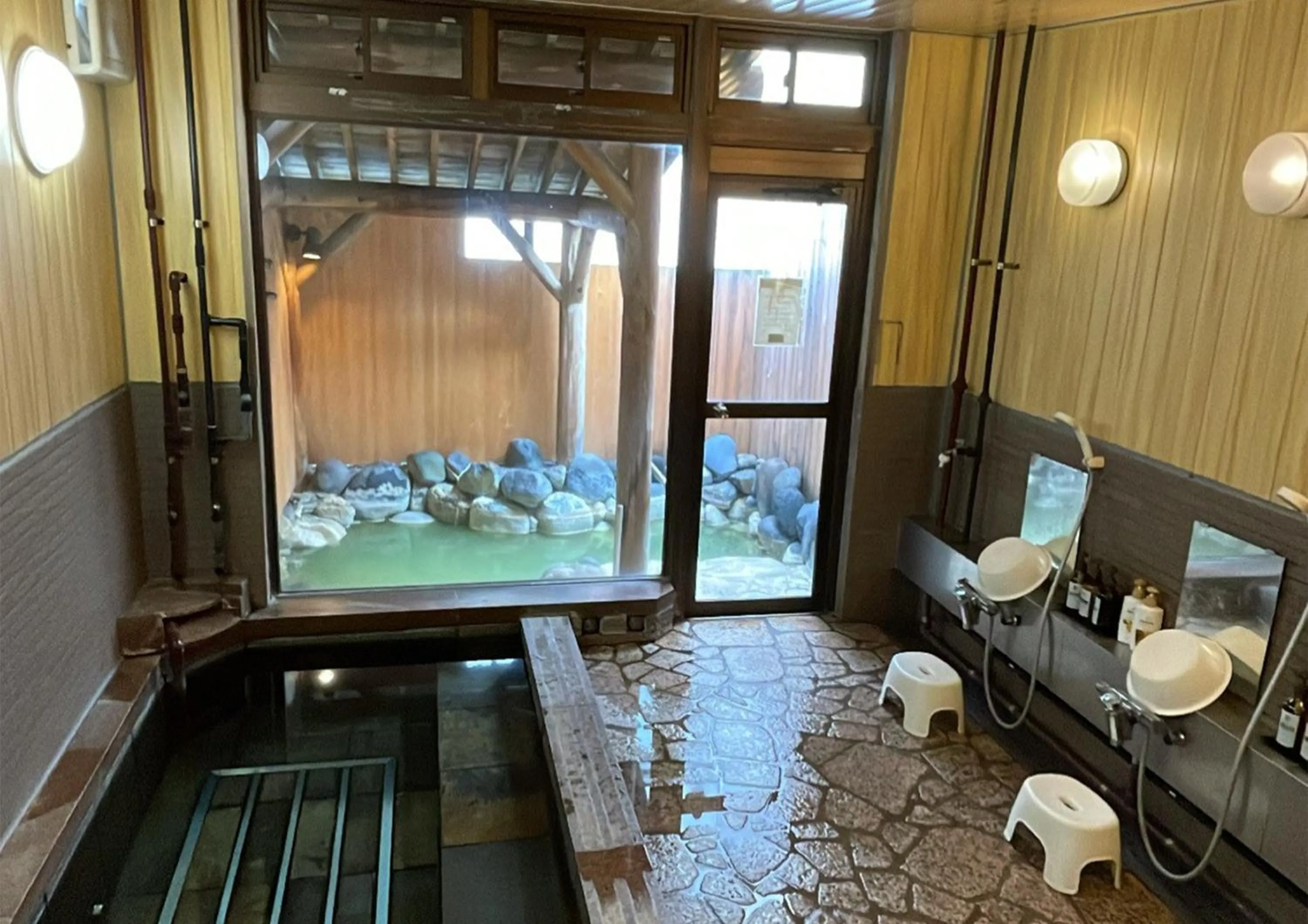 Hot Spring Bath in Hatago Nagomi