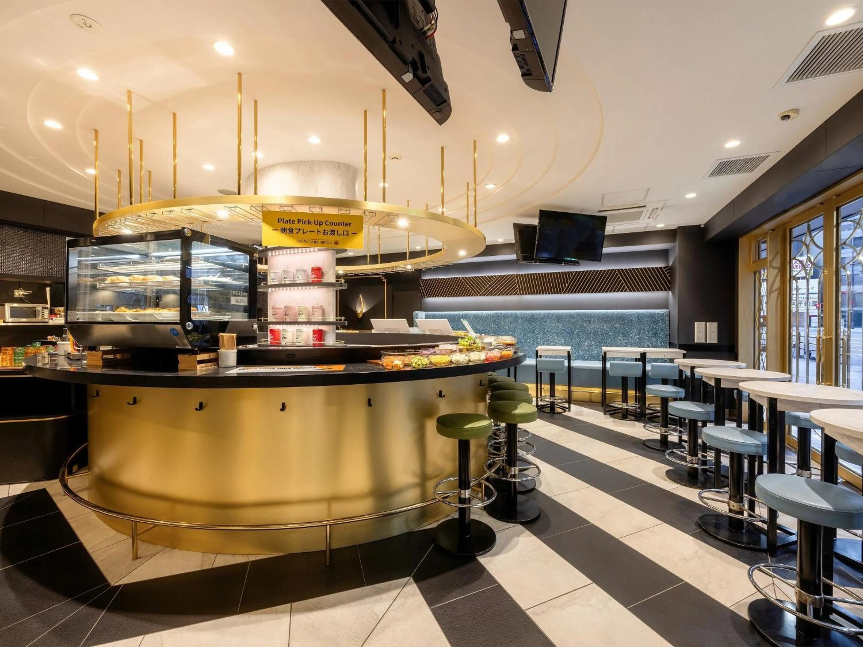 Restaurant/places to eat in Hotel Wing International Select Osaka Umeda