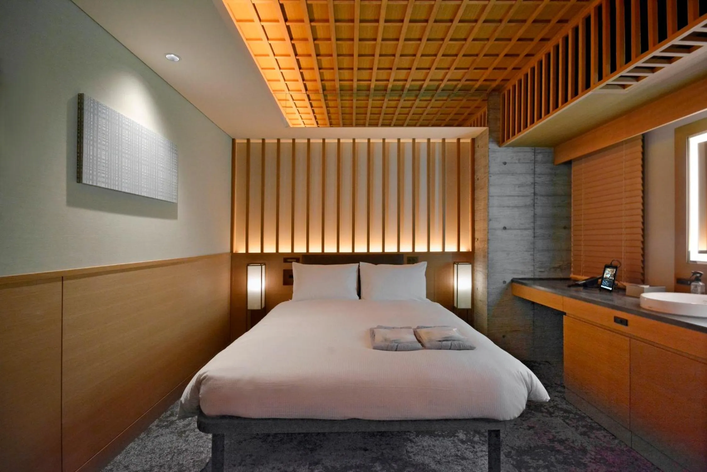 Photo of the whole room, Bed in HOTEL HILLARYS Akasaka