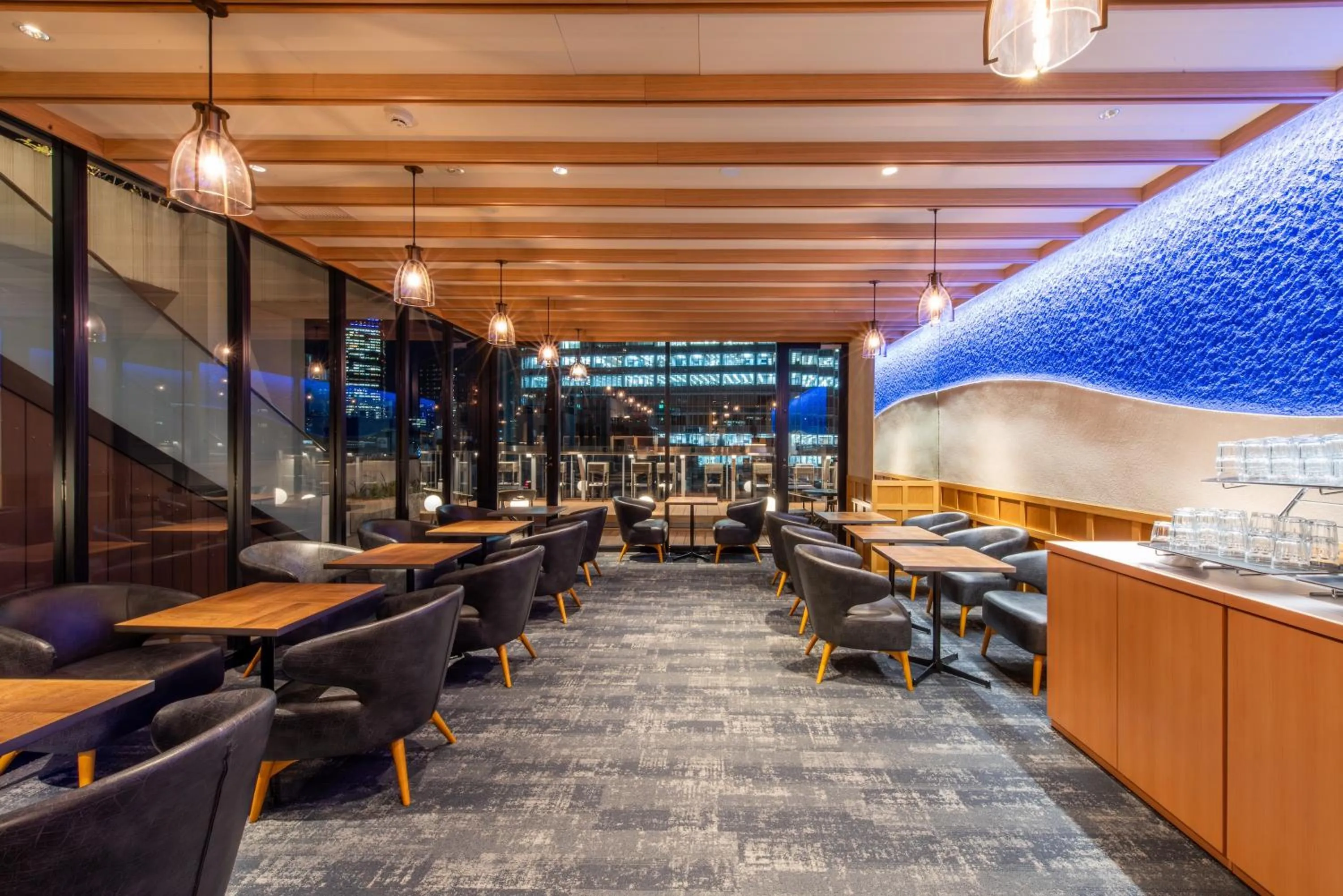 Restaurant/places to eat in HOTEL HILLARYS Akasaka