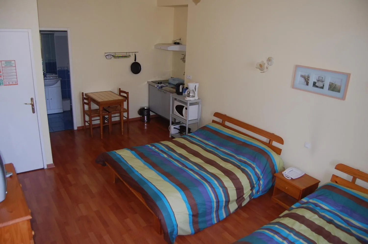 Photo of the whole room, Bed in Chateau de Faudade