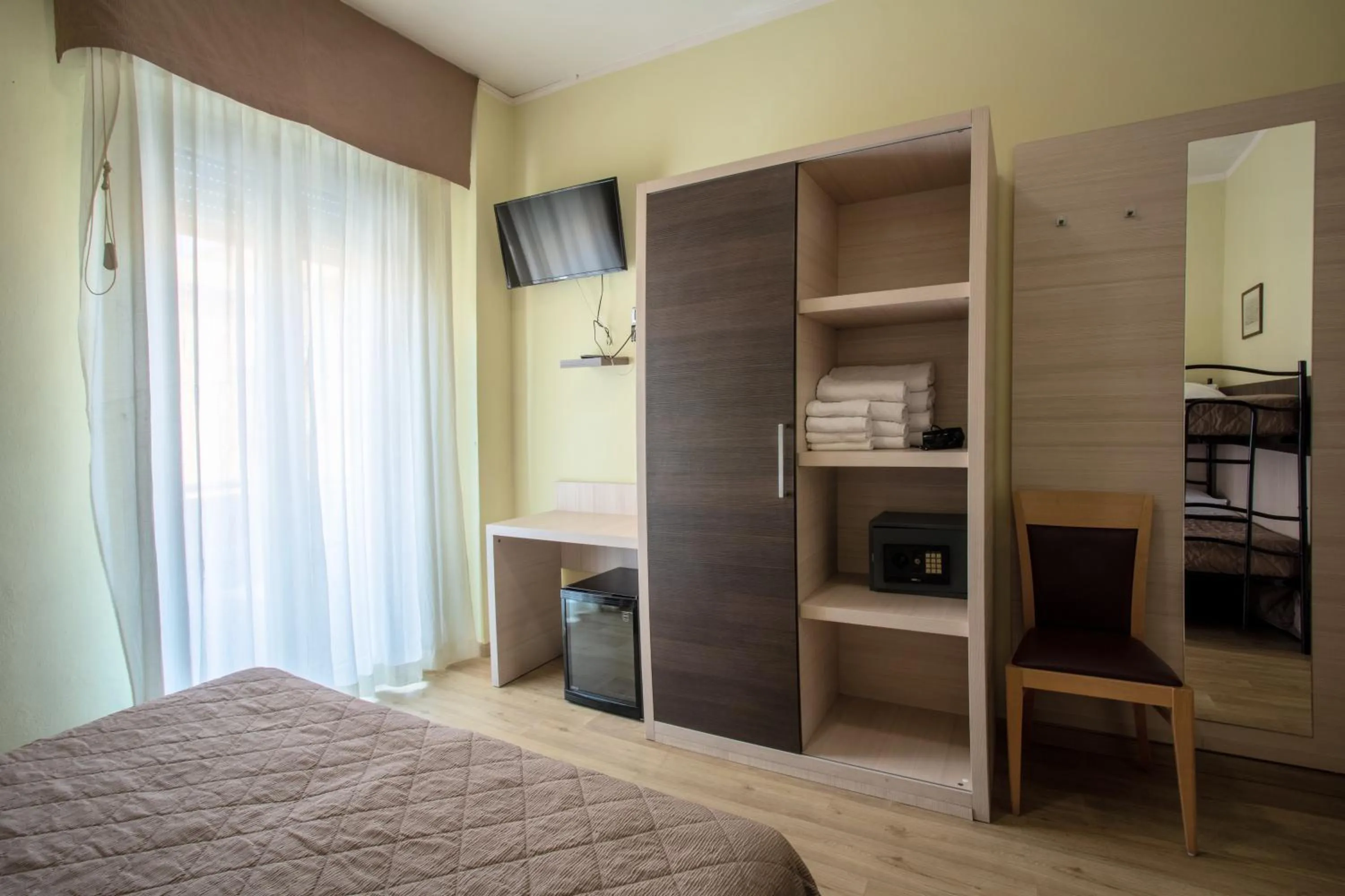 Bedroom, Bed in Hotel Bamby