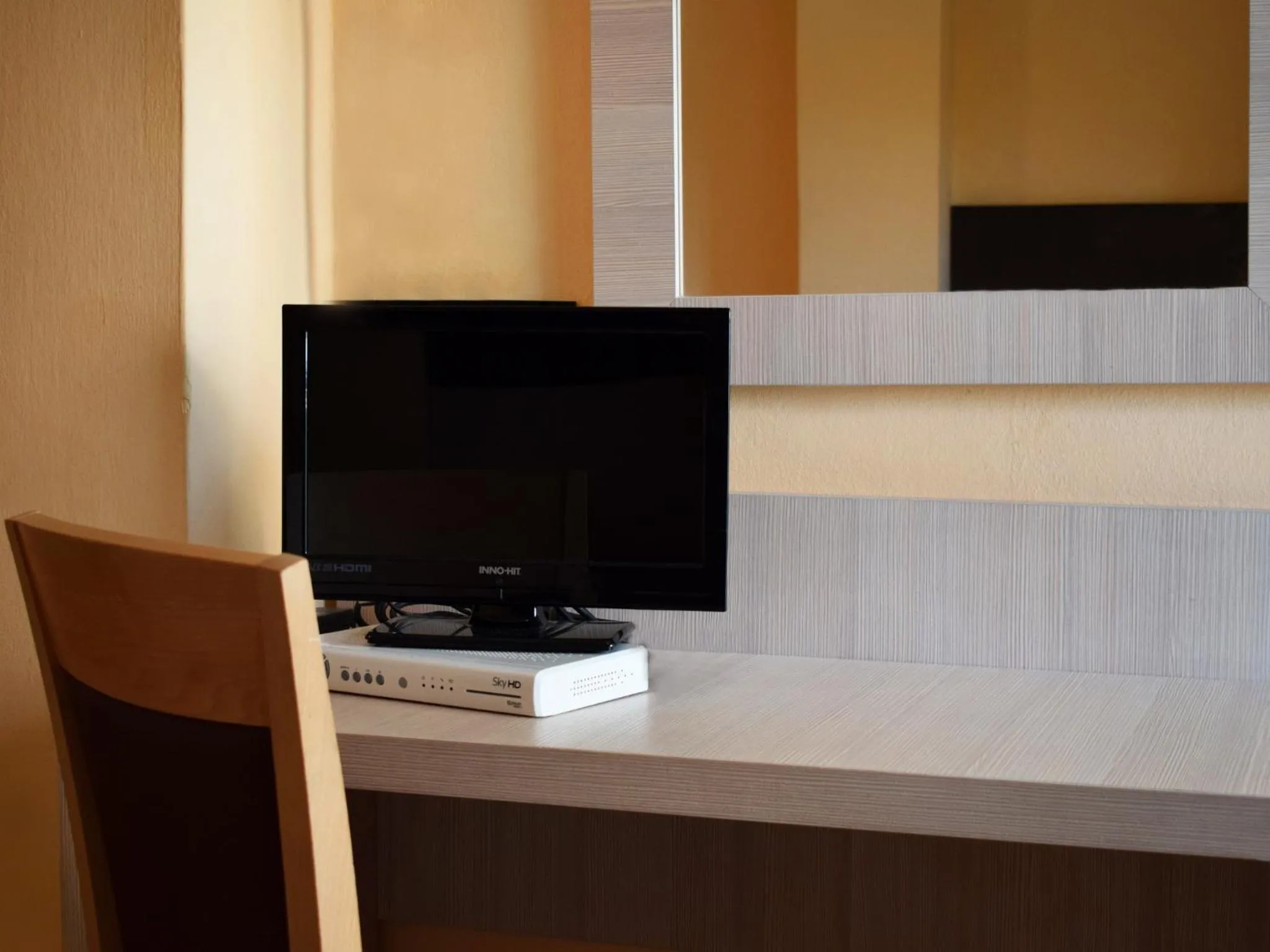 TV and multimedia in Hotel Bamby