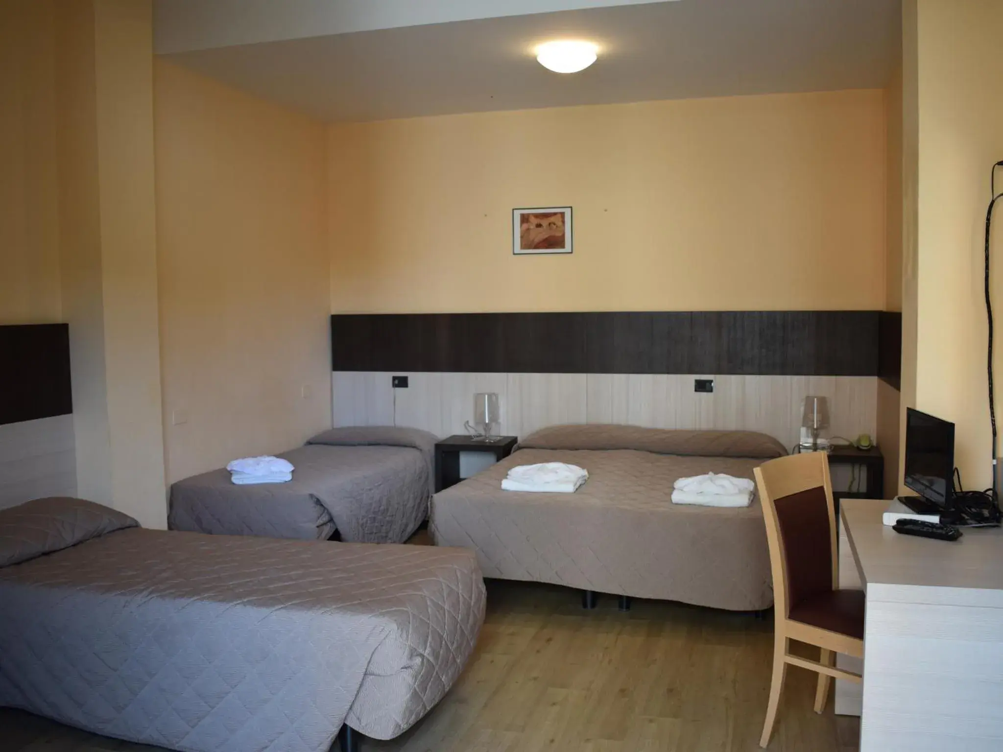 Quadruple Room in Hotel Bamby Quadruple Room in Hotel Bamby