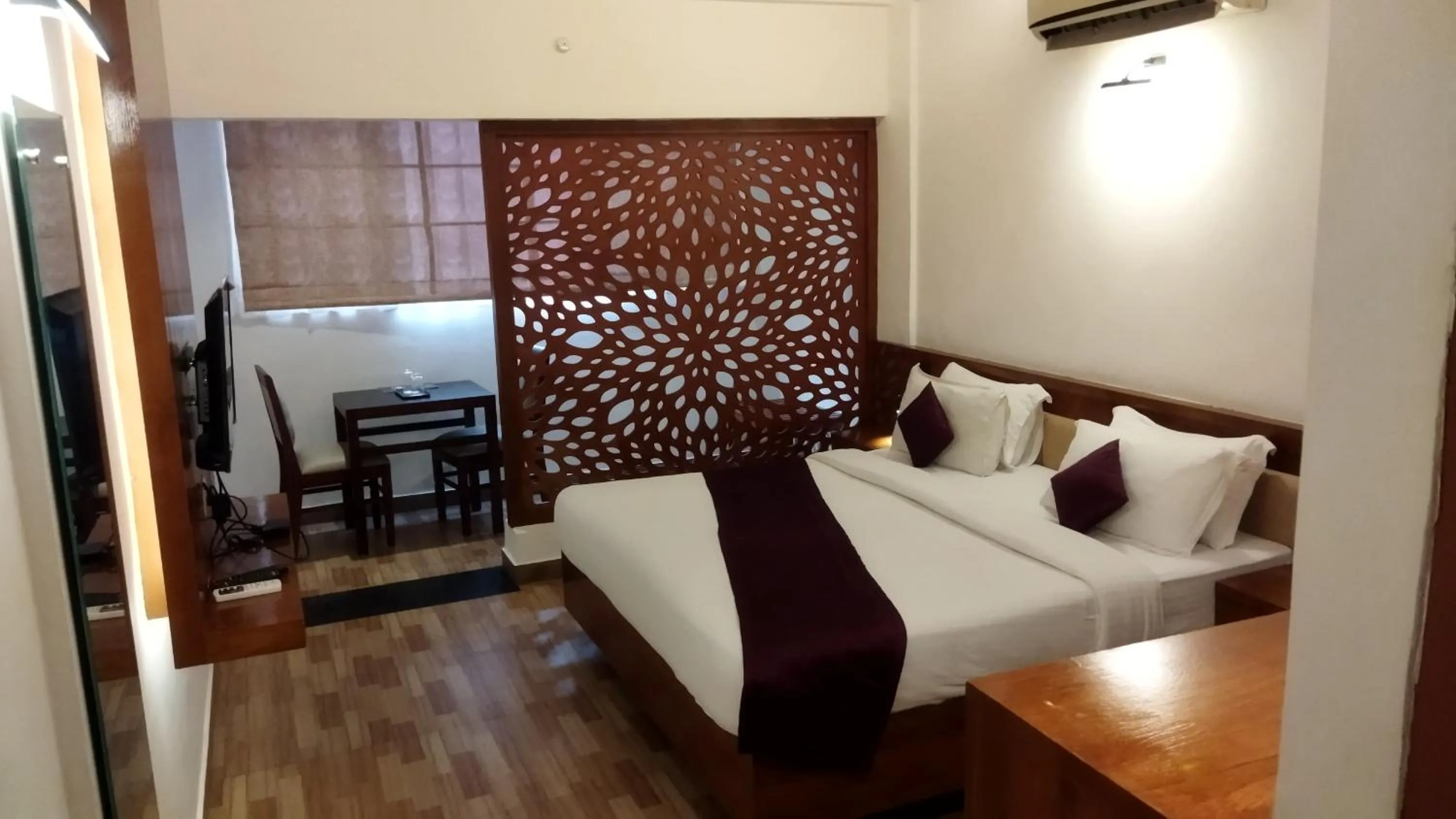 Bedroom, Bed in Queens Tourist Home