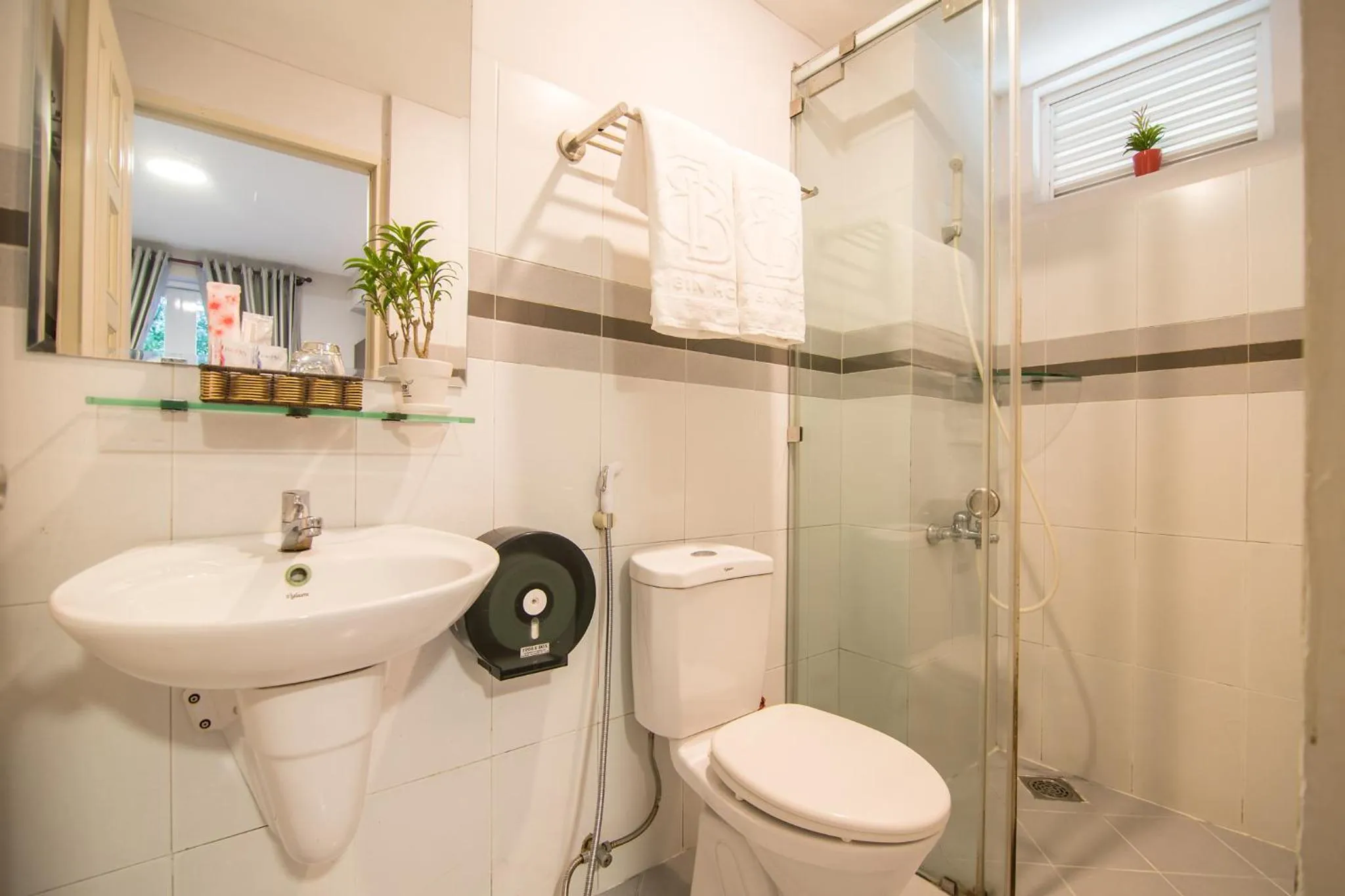 Bathroom in Bin Bin Hotel 1 - Near RMIT University