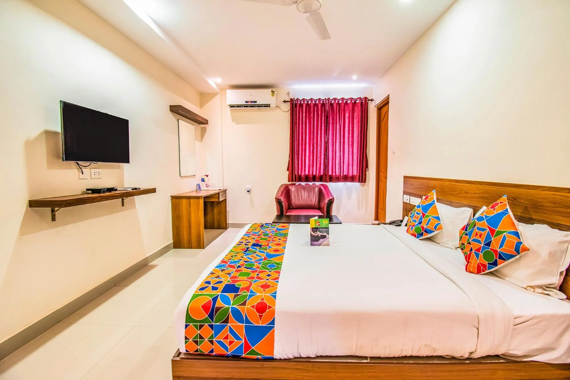Bed in FabHotel Thejas Paaradise - Nr Coimbatore Institute of Technology