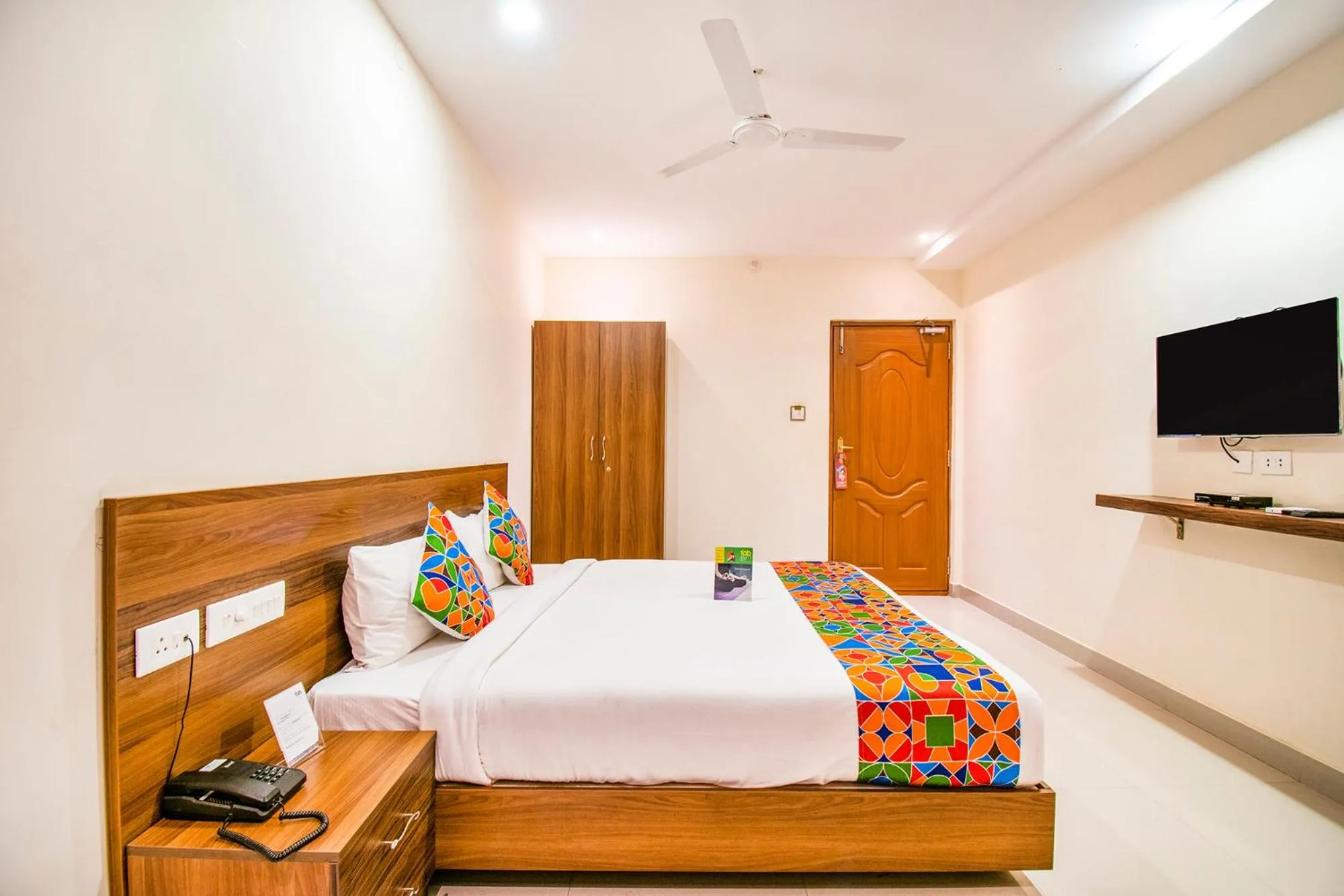 Bed in FabHotel Thejas Paaradise - Nr Coimbatore Institute of Technology