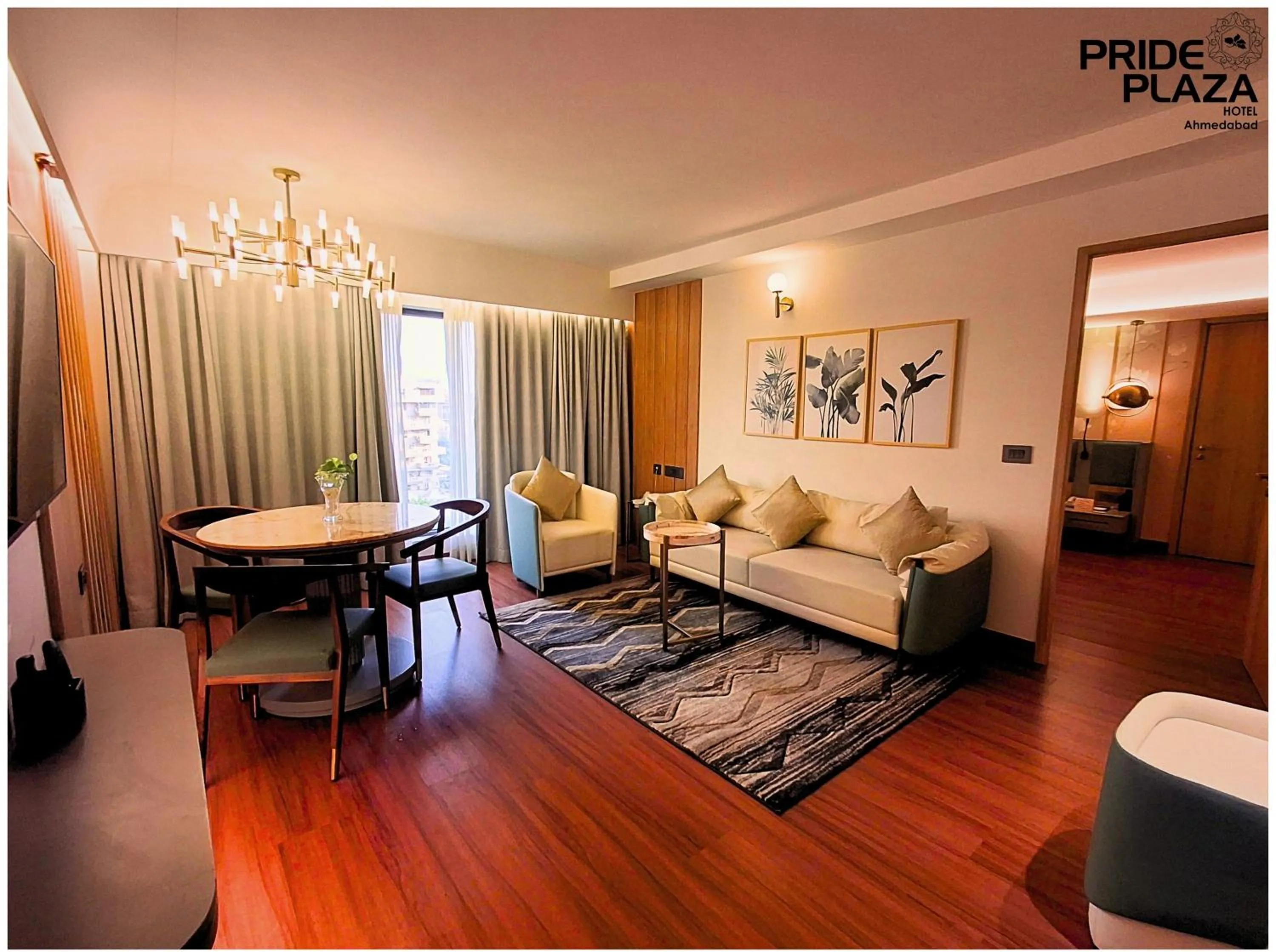 Living room in Pride Plaza Hotel, Ahmedabad