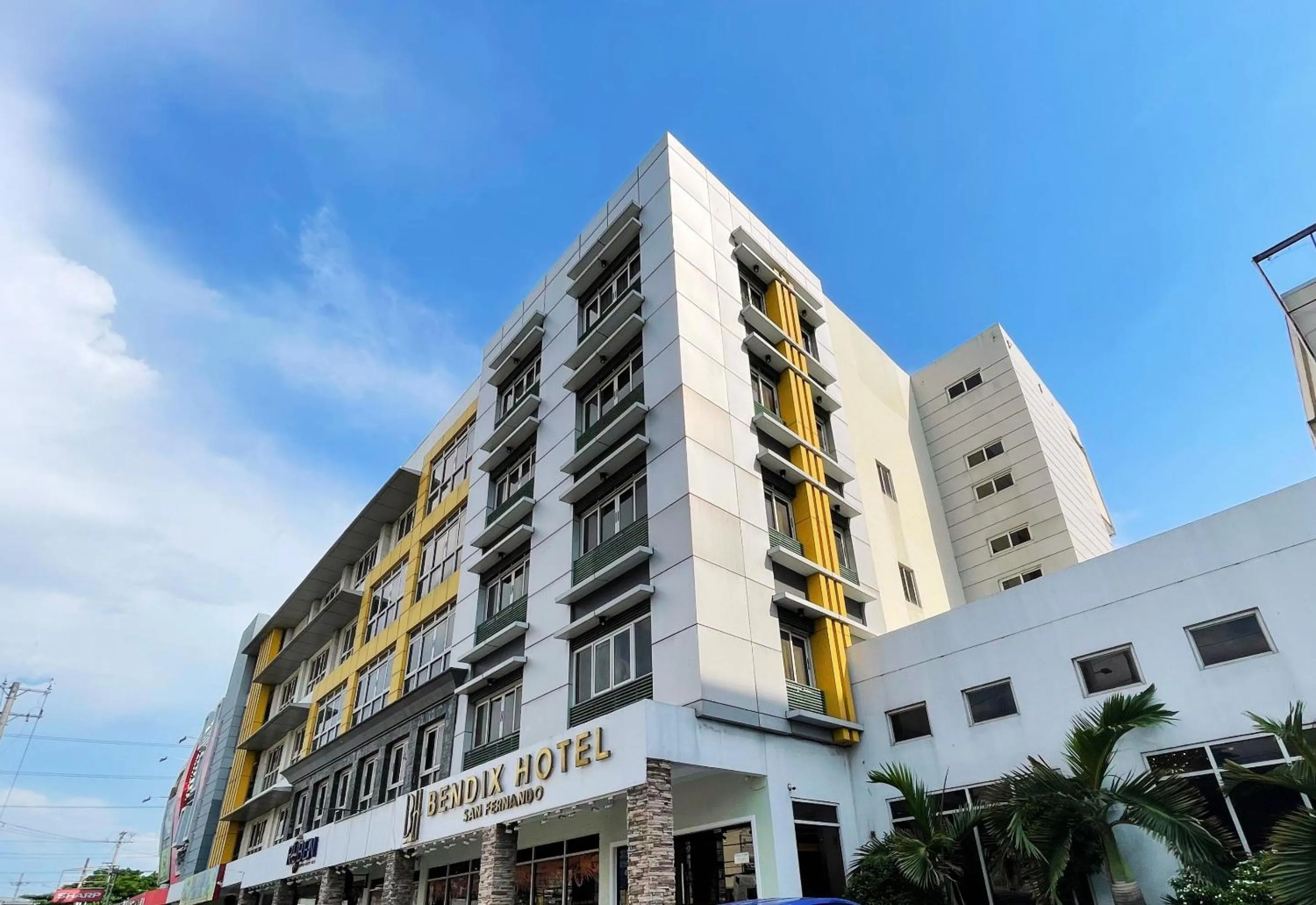 Property building in Bendix Hotel San Fernando powered by Cocotel