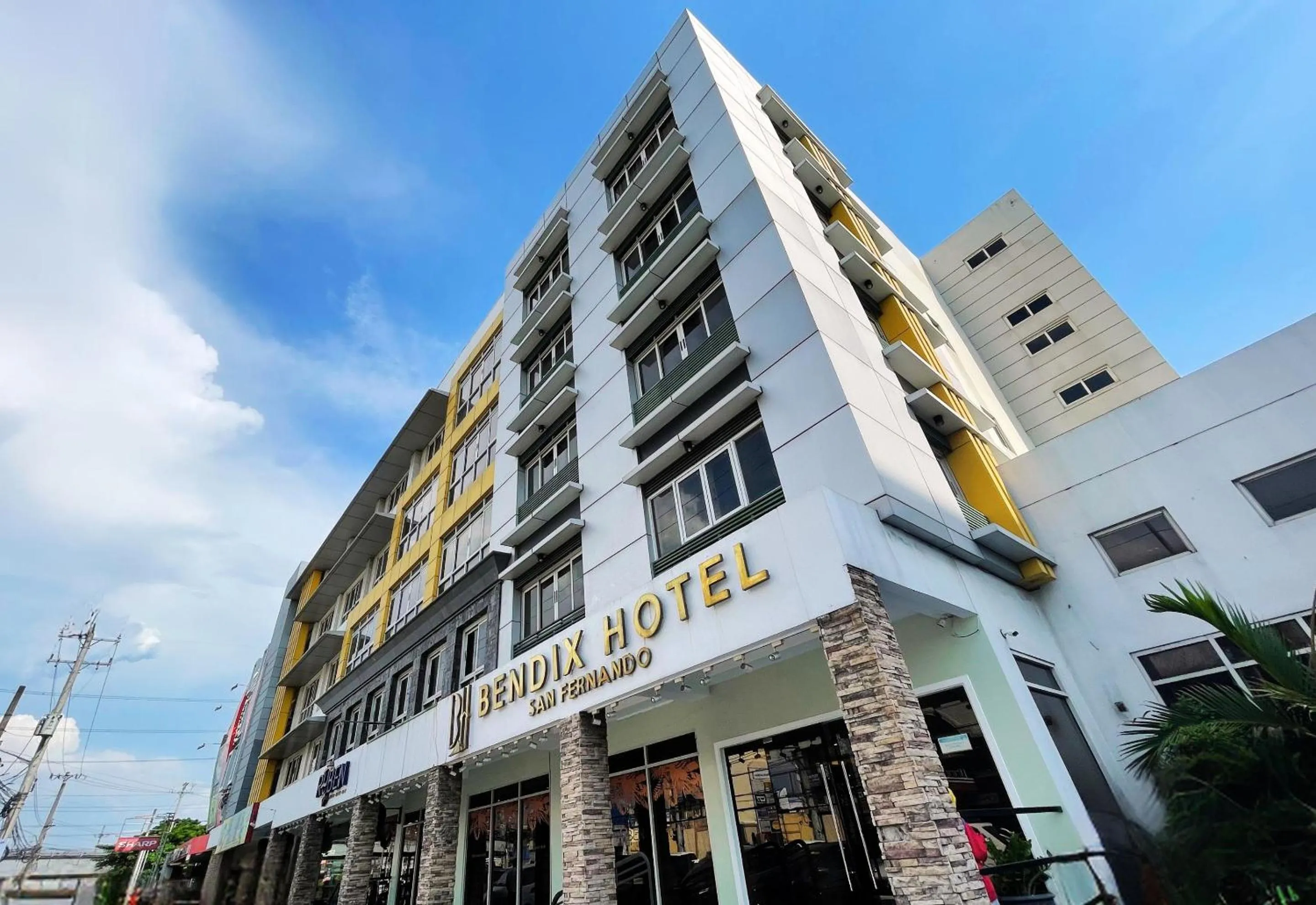 Property building in Bendix Hotel San Fernando powered by Cocotel