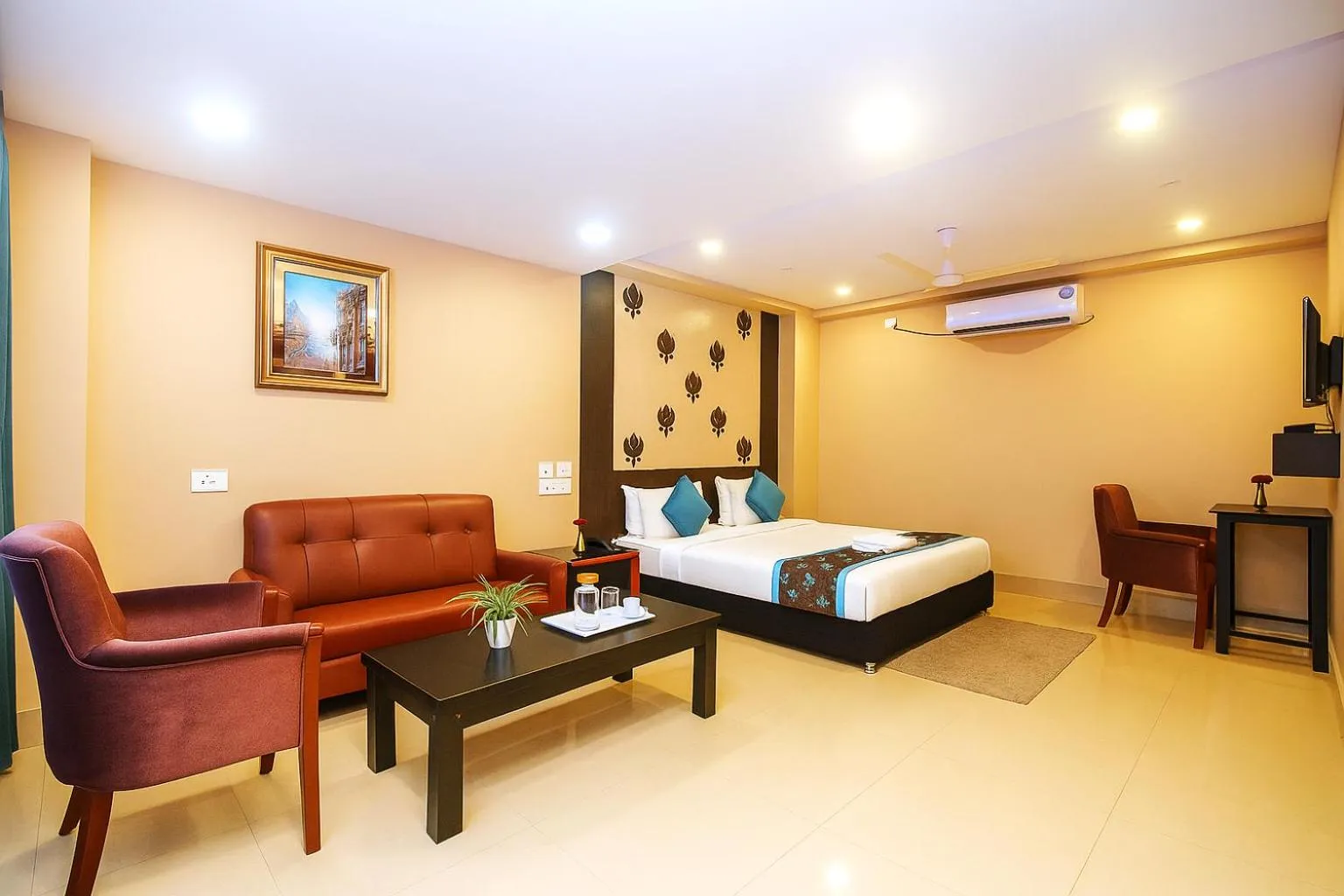 Bedroom, Bed in Central Courtyard Boutique Hotel